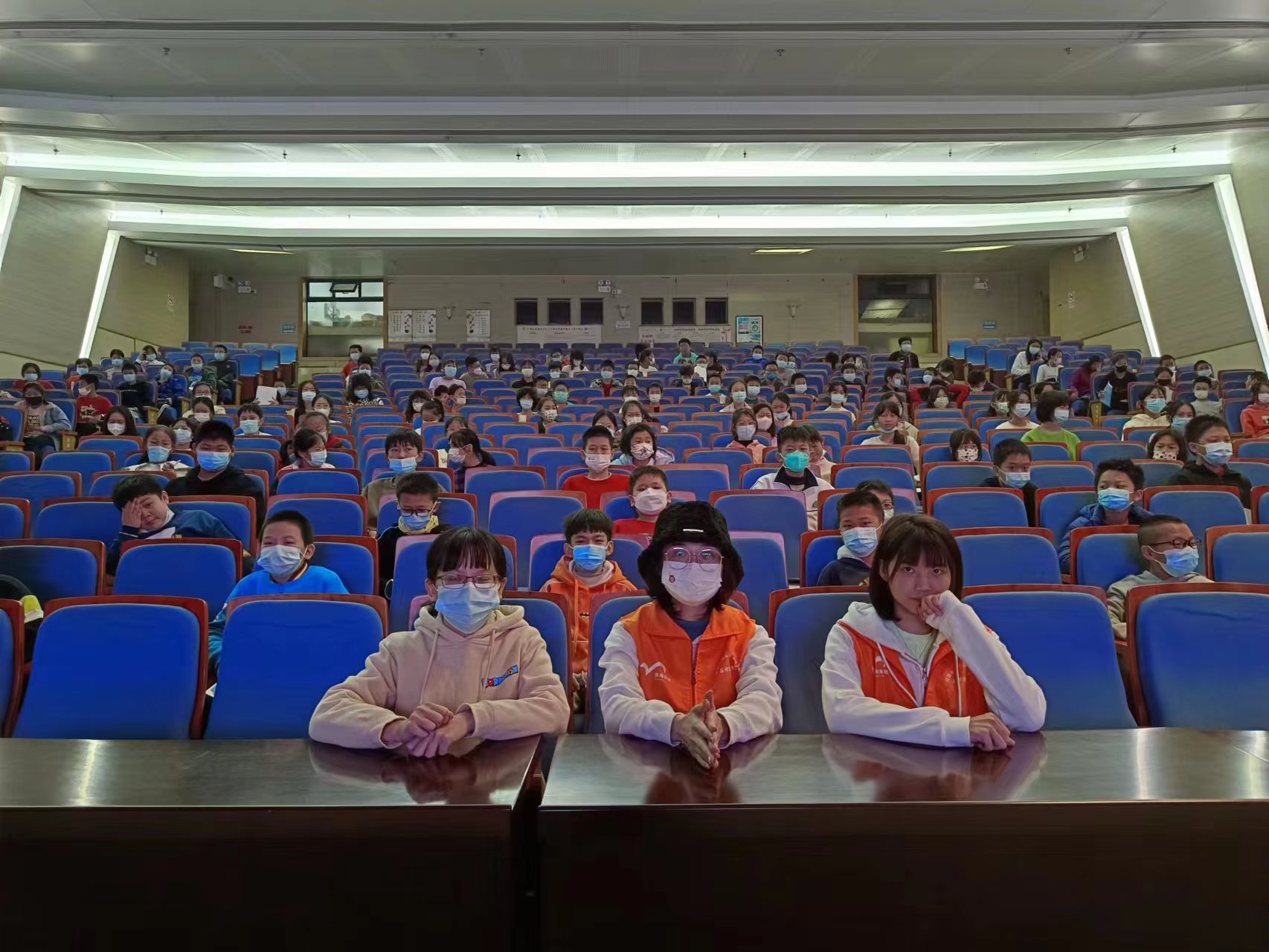 进南海中心小学 反诈禁毒双推进