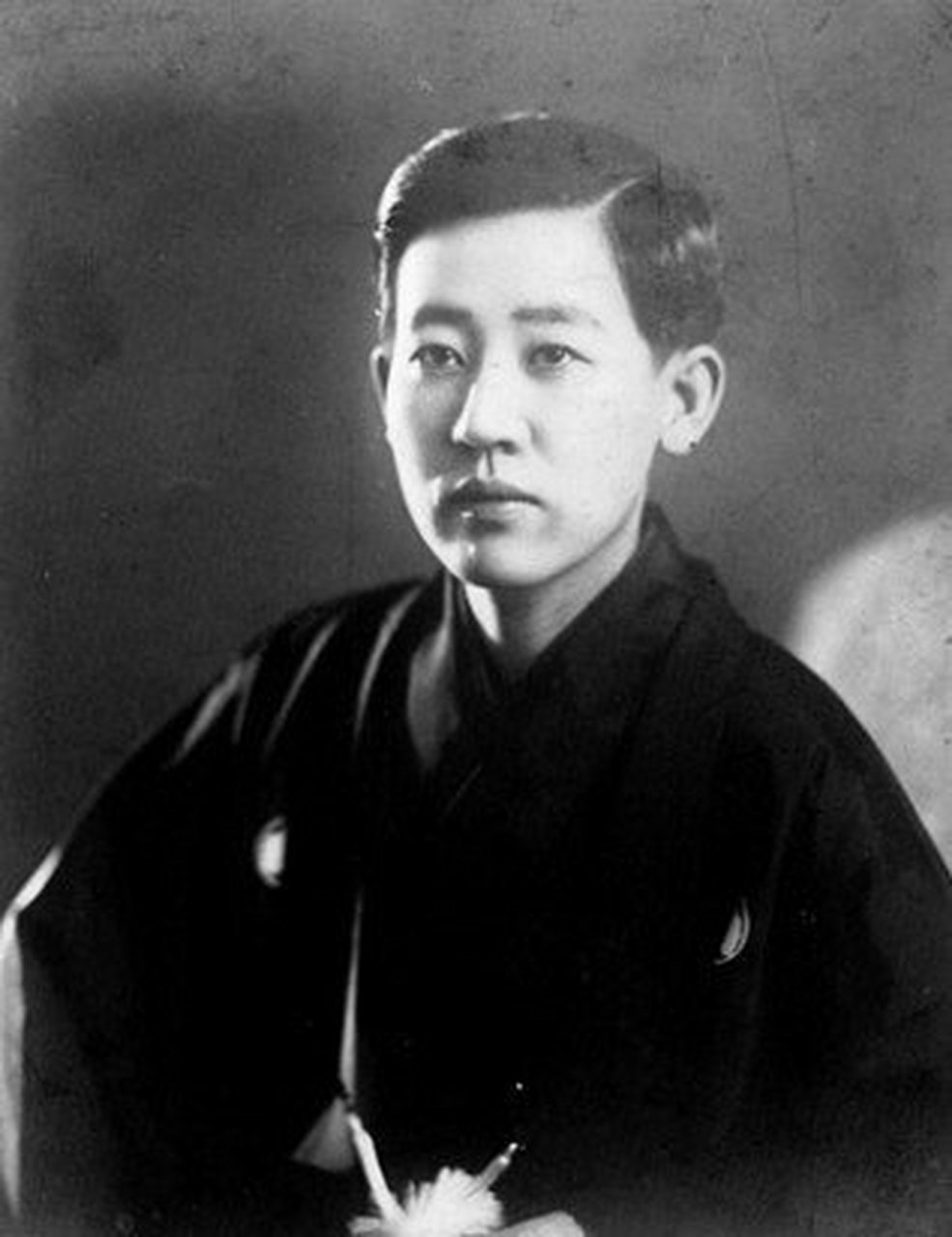 1948年3月25日的夜里,有着皇家血统的爱新觉罗·显玗在北平第一监狱里