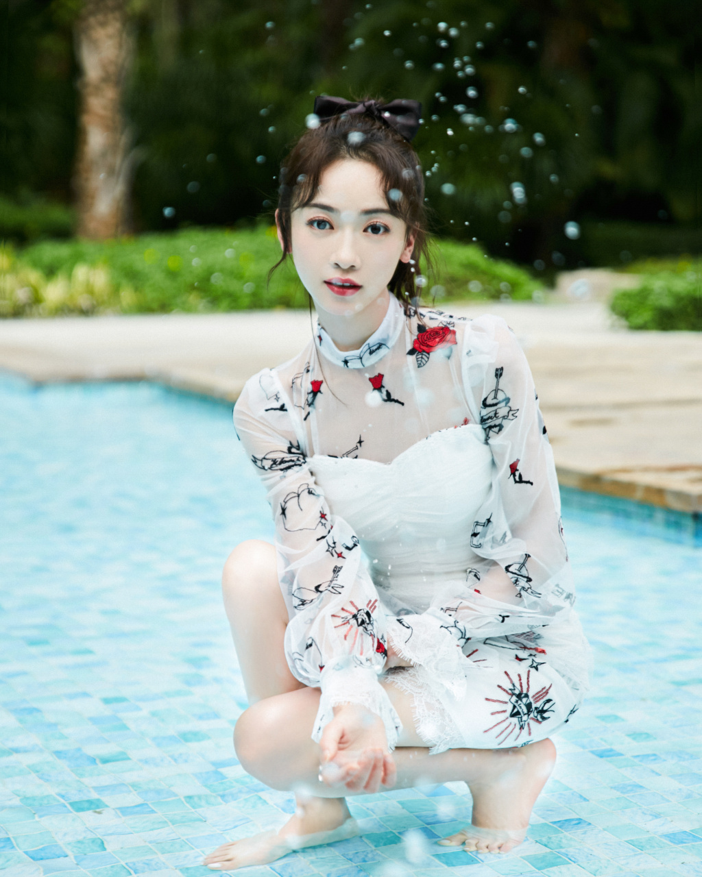 吴谨言  美腿玉足好白啊
