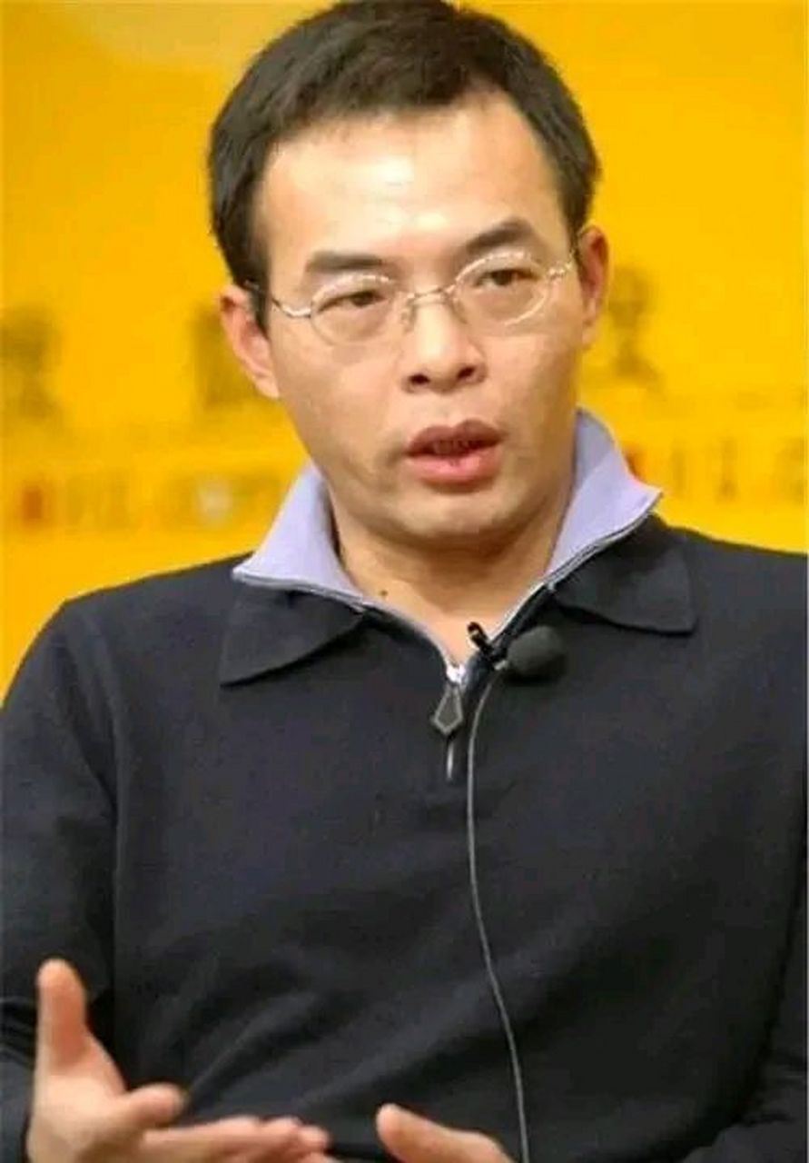 一次,吉林大名鼎鼎的田波来到天上人间,豪横的往桌子上扔了一沓百灵鸟