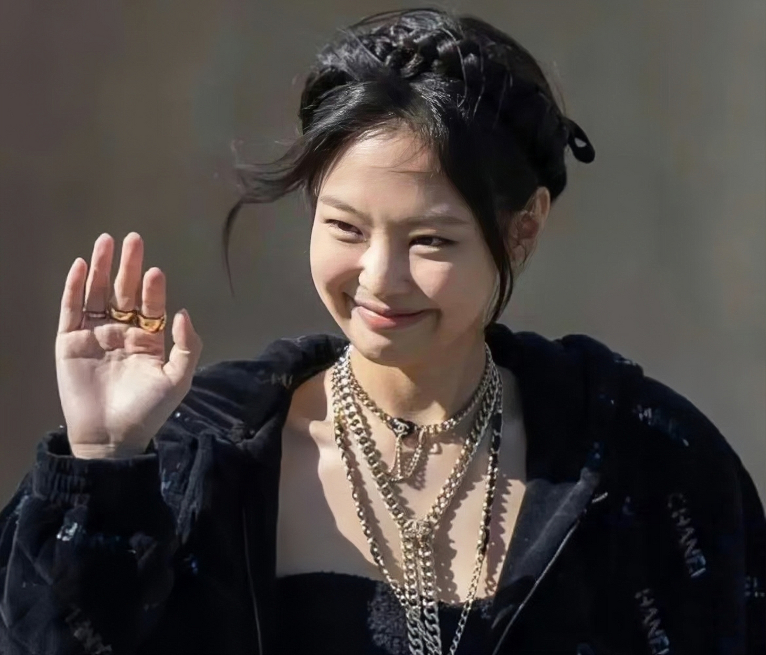 韩媒发出的韩国顶级爱豆jennie生图,这颜值你怎么看?