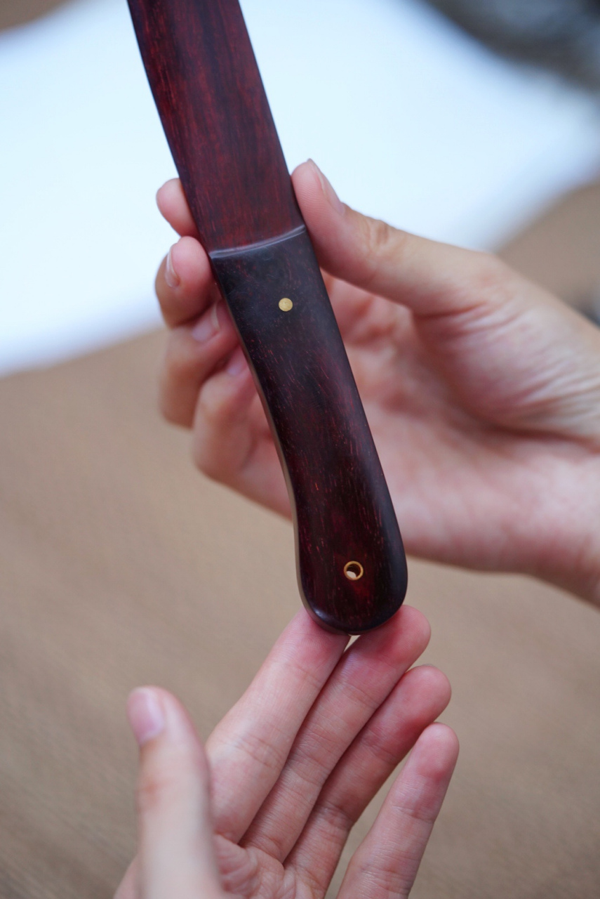 小叶紫檀【裁纸刀】 古代文房用品,用于裁剪宣纸,雅玩.