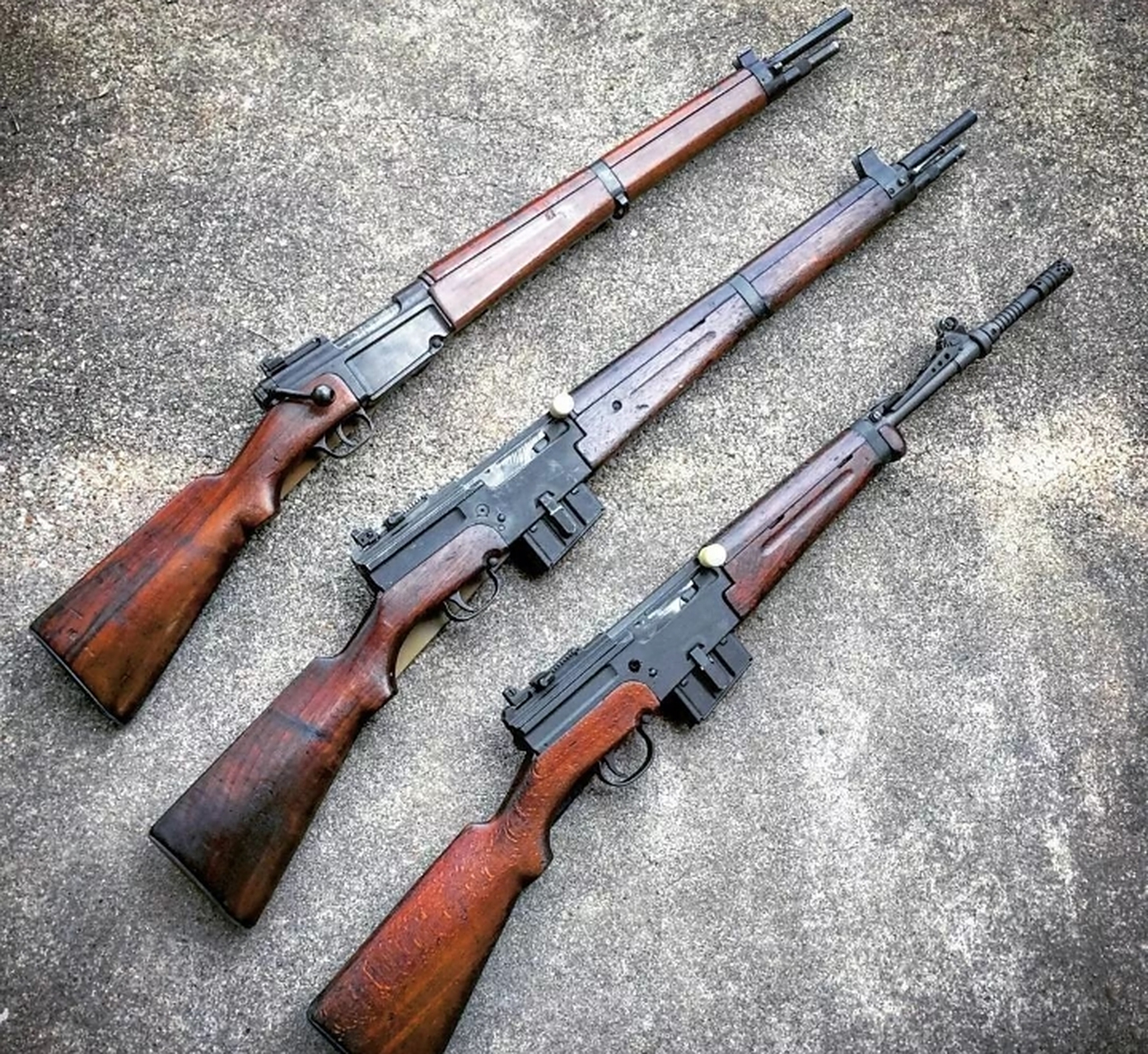 mas36步枪是法国在1936年推出的一款手动步枪,该枪短小精悍,枪身长度