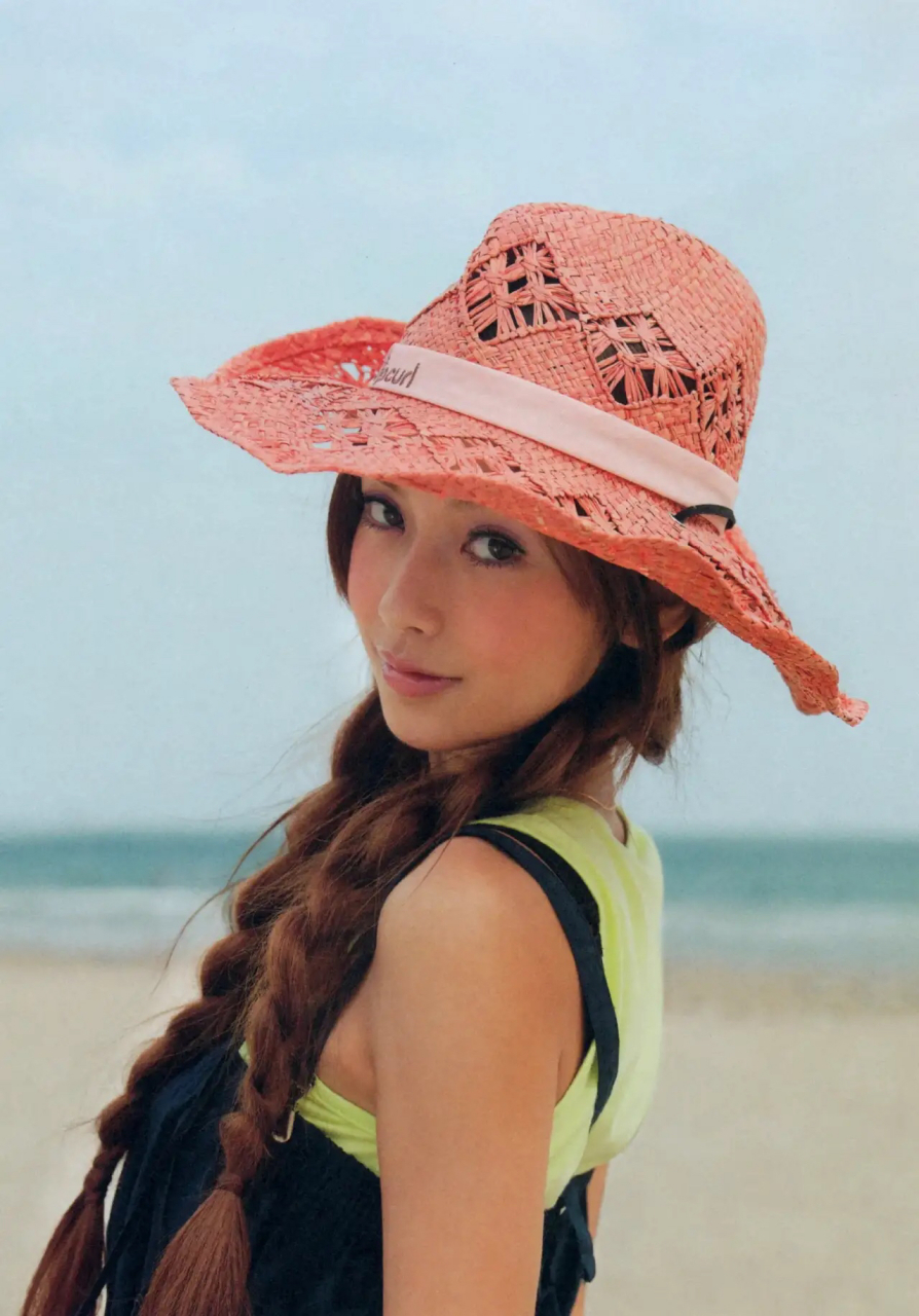 angelababy早期海滩照