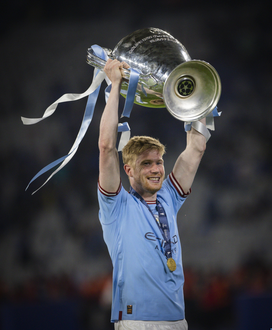 曼城中场核心,比利时人凯文-德布劳内可以用传奇,励志,巨星,造化弄人