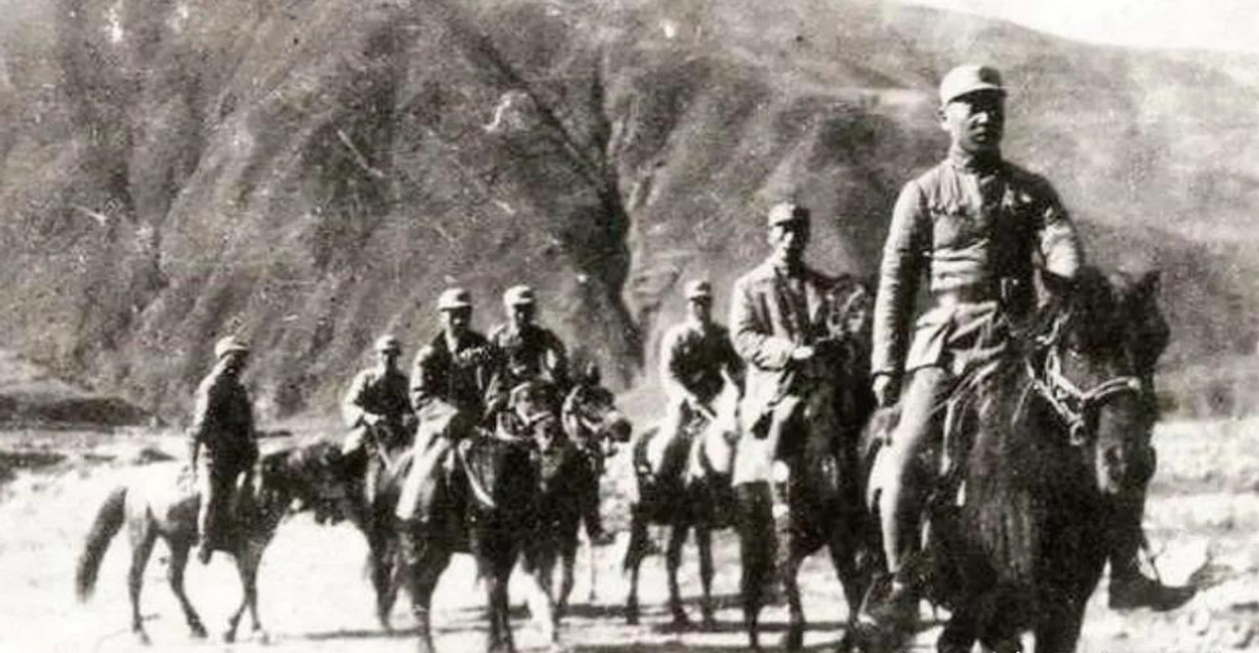 抗战历史中,罗荣恒将军曾经率领部队突出重围.