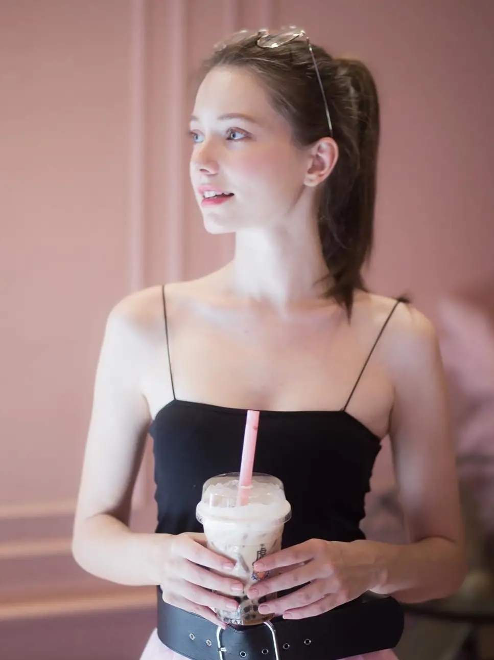 四国混血模特anastasia cebulska,魔鬼身材令人惊艳