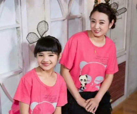 李勒优高考结束,崔晋安慰努力就好,一家人送考生向日葵好暖心