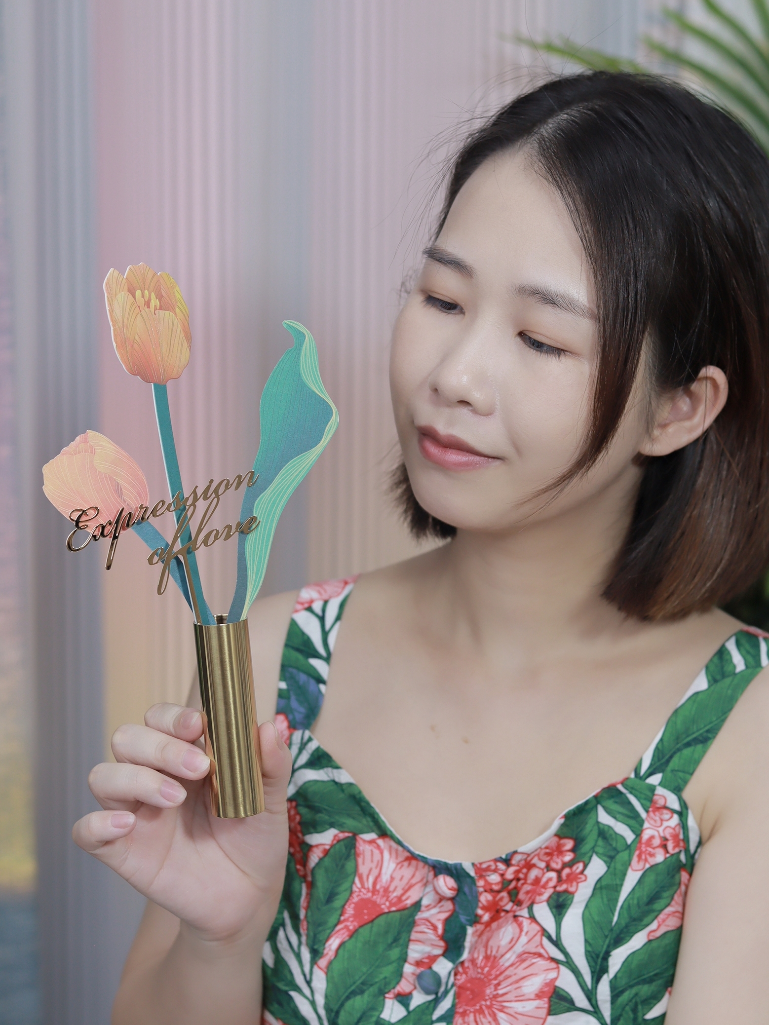 例如我梳妆台上的手心花道系列郁金香摆件真是长在我审美上了