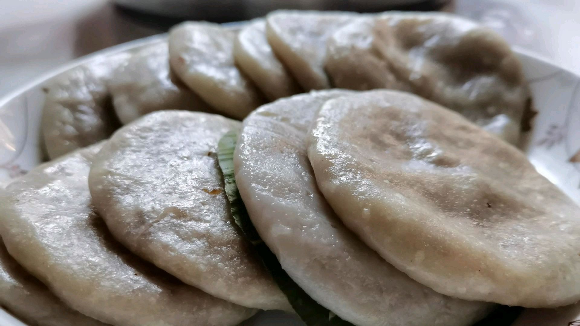 粽叶飘香的季节,拿它来做美食,粽叶糍粑、儿时的回忆