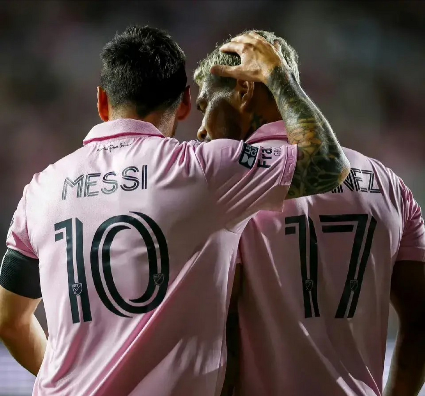 在这48次中,有7次是在梅西已经打进2球的情况下,队友主罚点球;还3 3