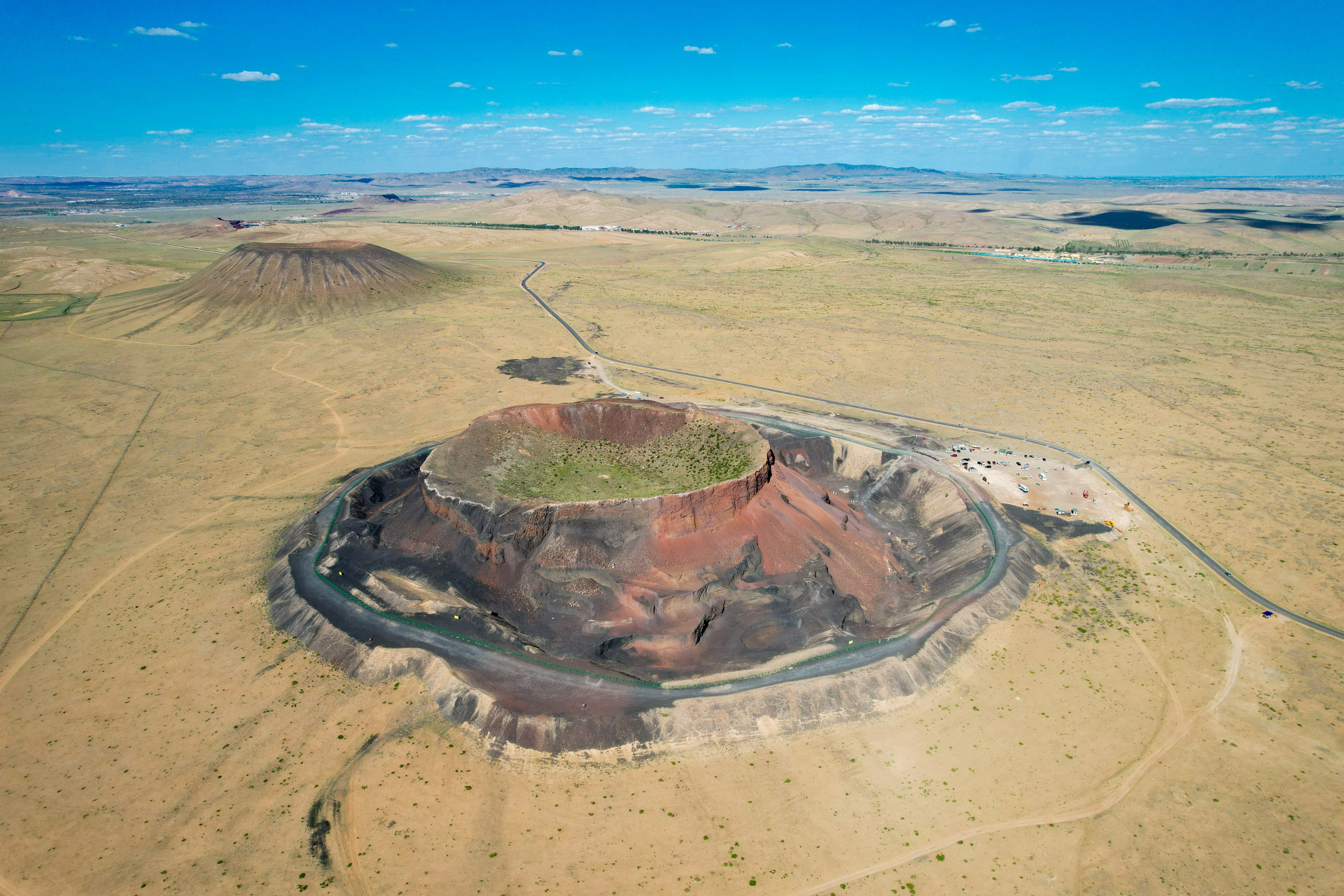 在乌兰察布 有一片震撼的大自然佳作 它就是乌兰哈达火山地质公园