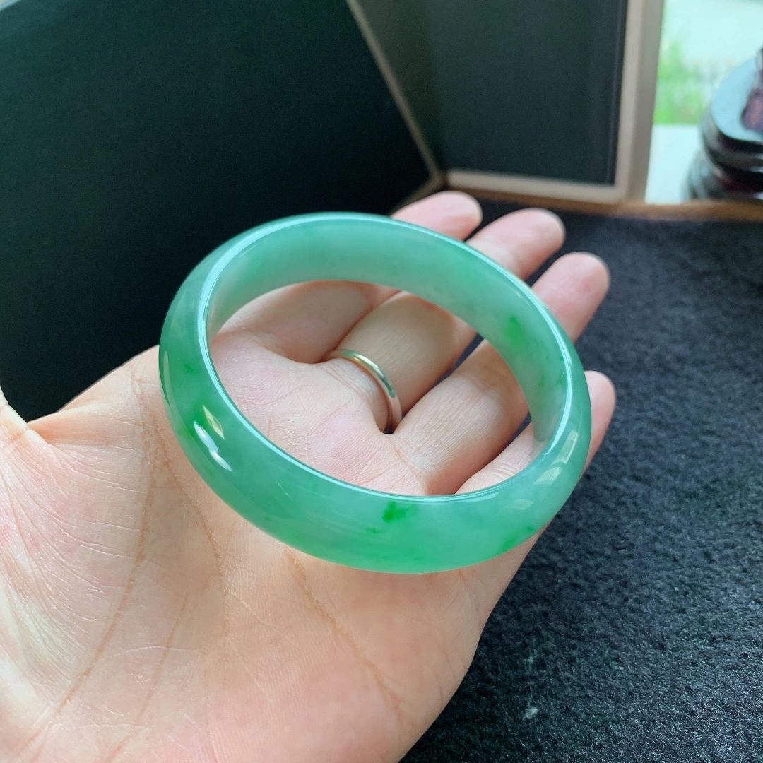 正圈冰种晴底手镯