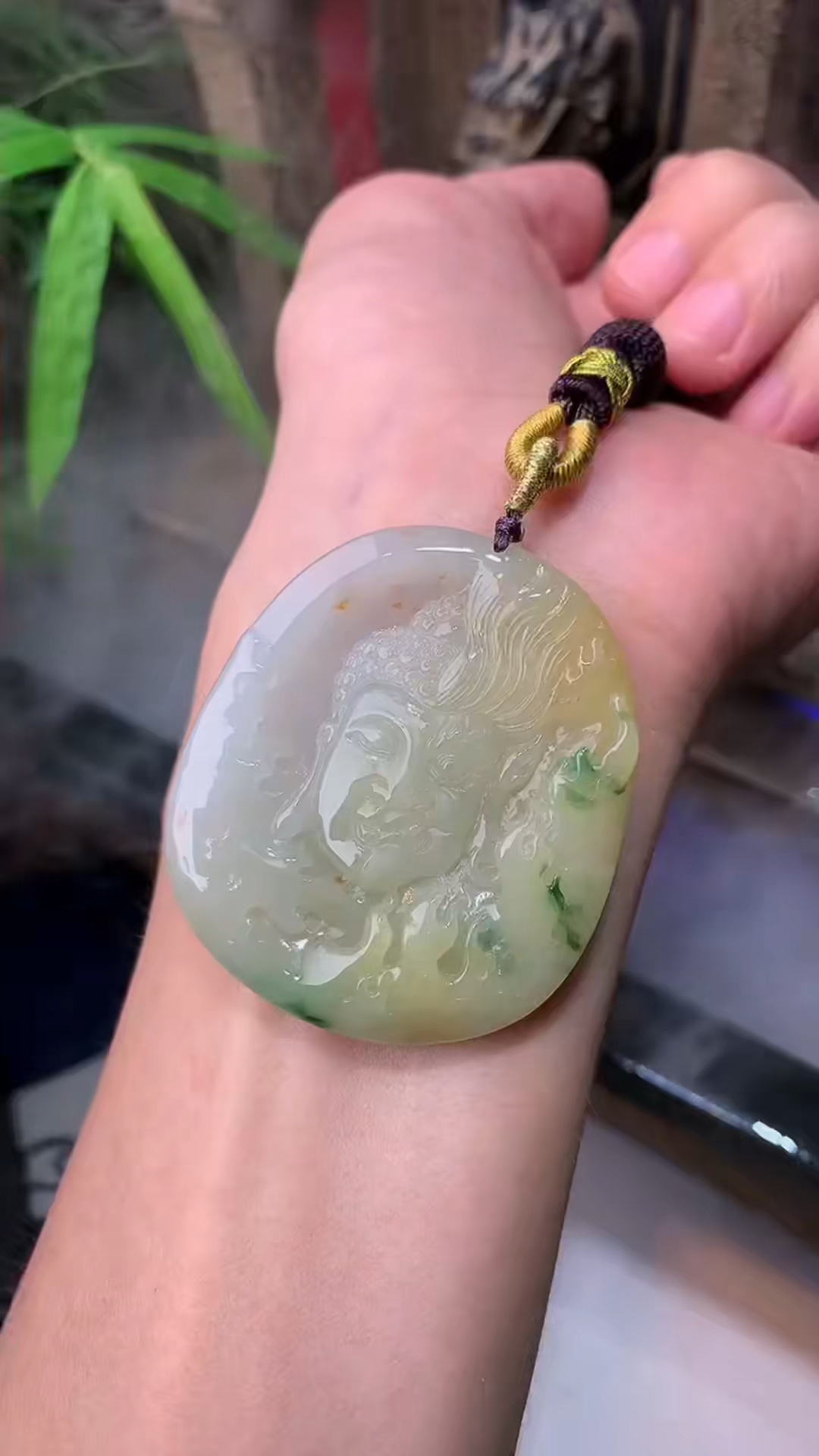 冰黄加绿翡翠一念之间牌吊坠挂件分享