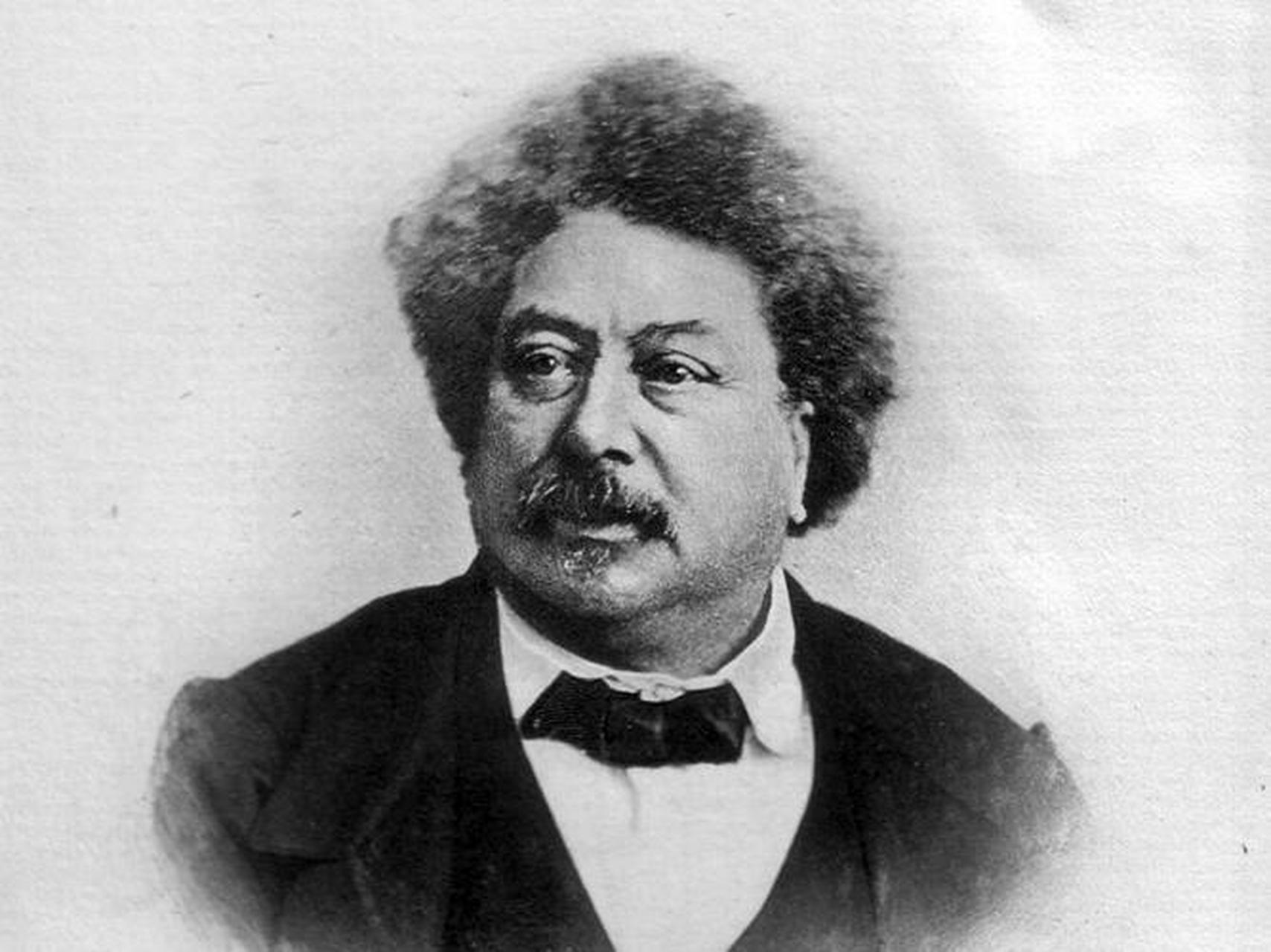 有一次,一位银行家问法国著名作家大仲马:"听说,你有四分之一的黑人