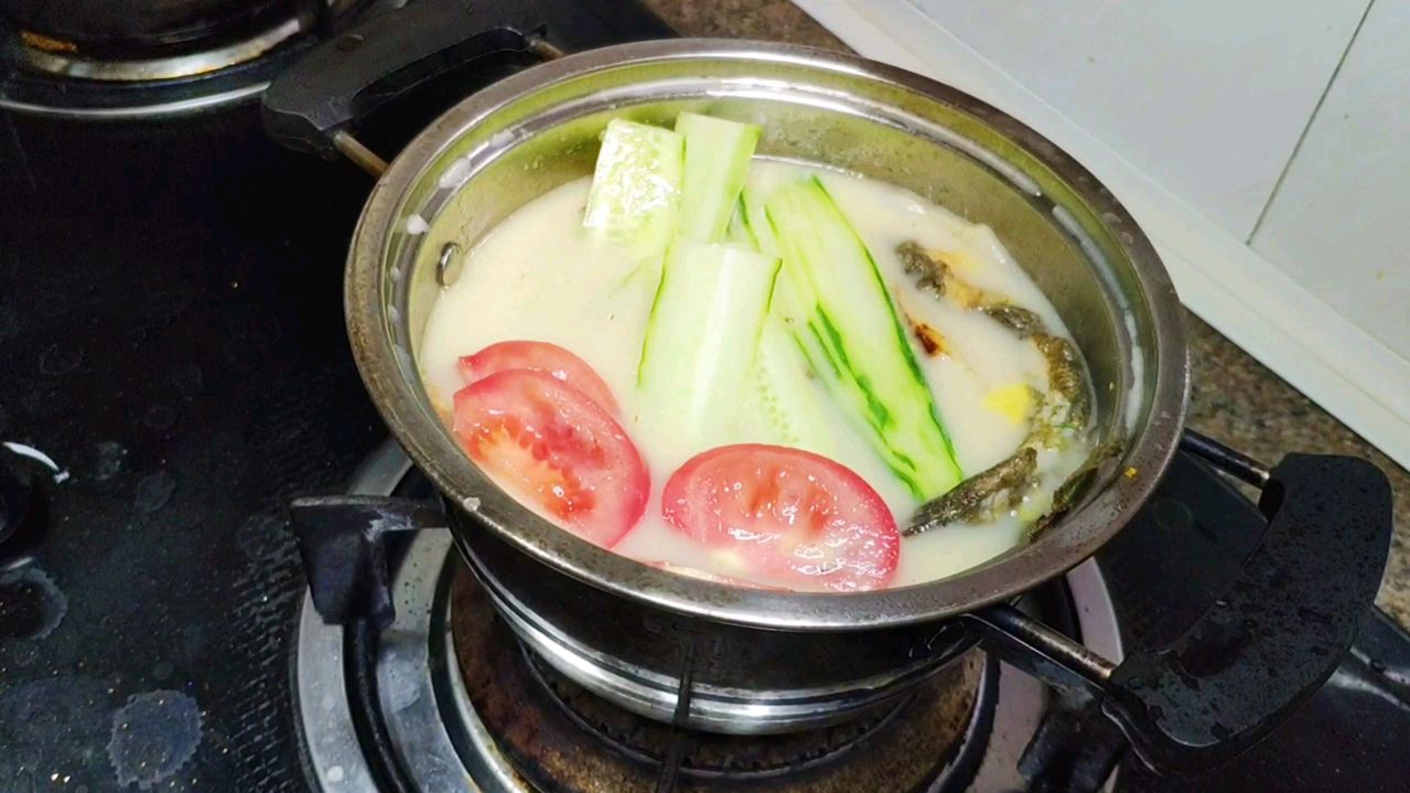 黄骨鱼做汤,汤白味鲜,老人小孩都喜欢吃