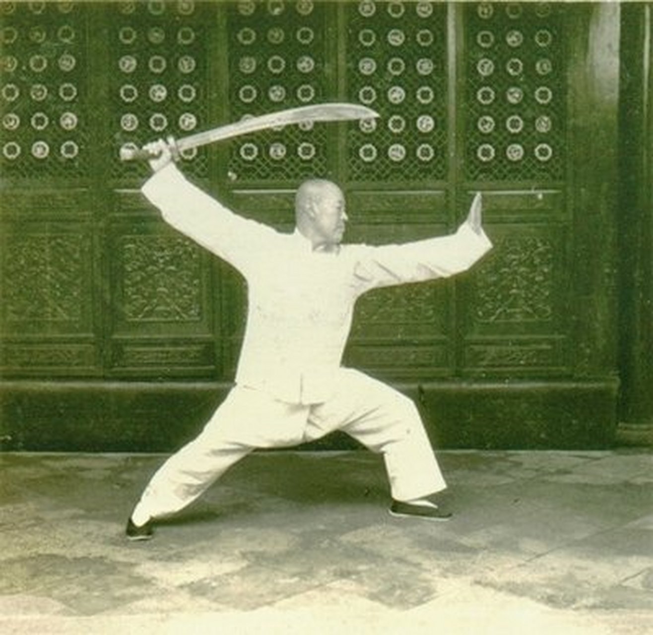 李雅轩太极拳# 李雅轩,字椿年,生于1894年,杨澄甫宗师之高足,深得