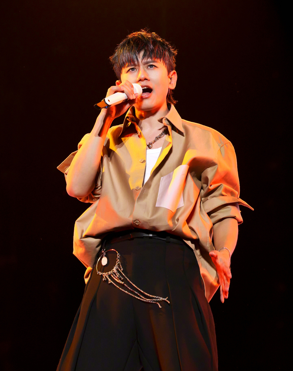 张杰,演唱会上风采 #张杰# #2023张杰未live演唱会