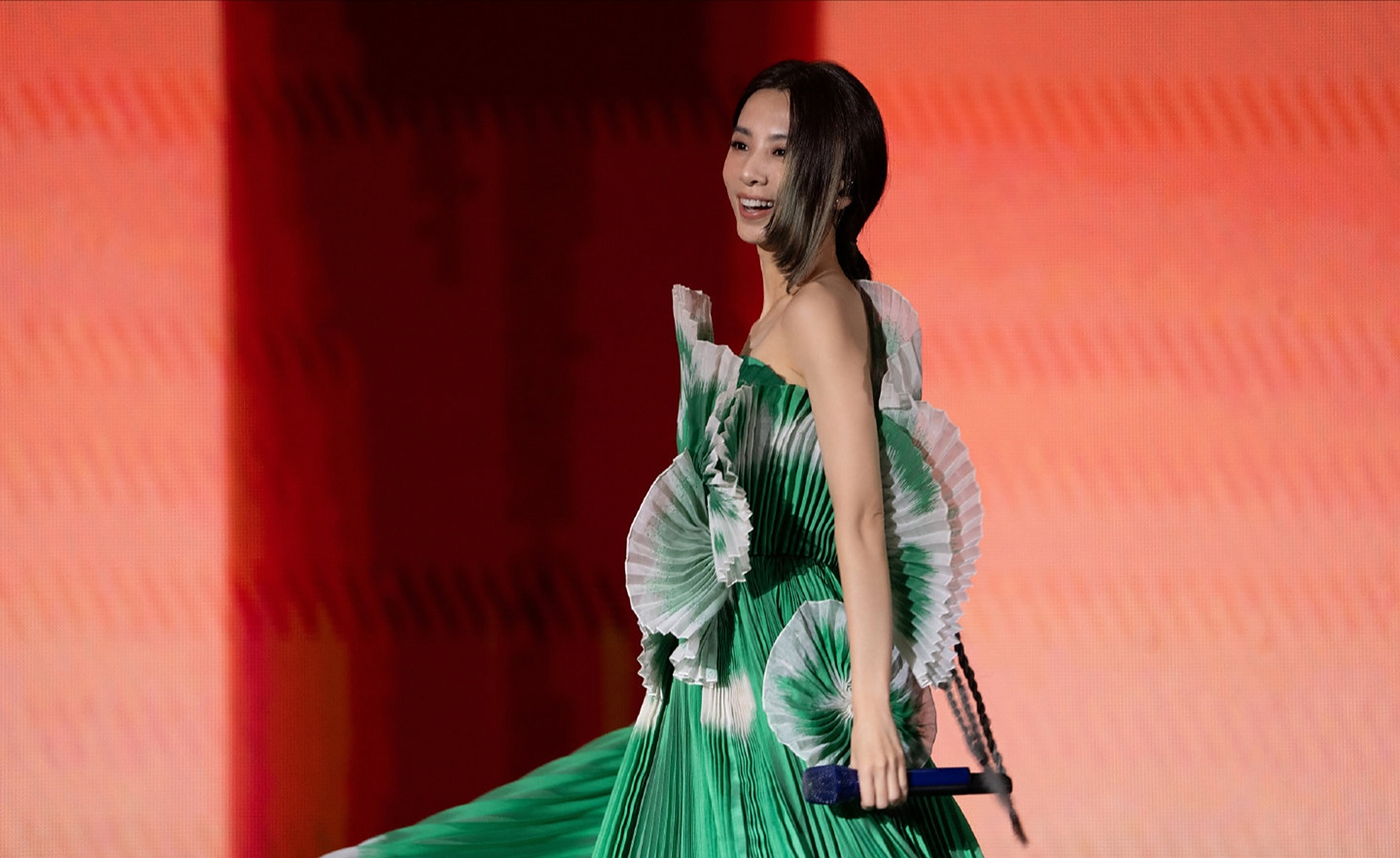 she田馥甄演唱会登上热搜,引发热议.