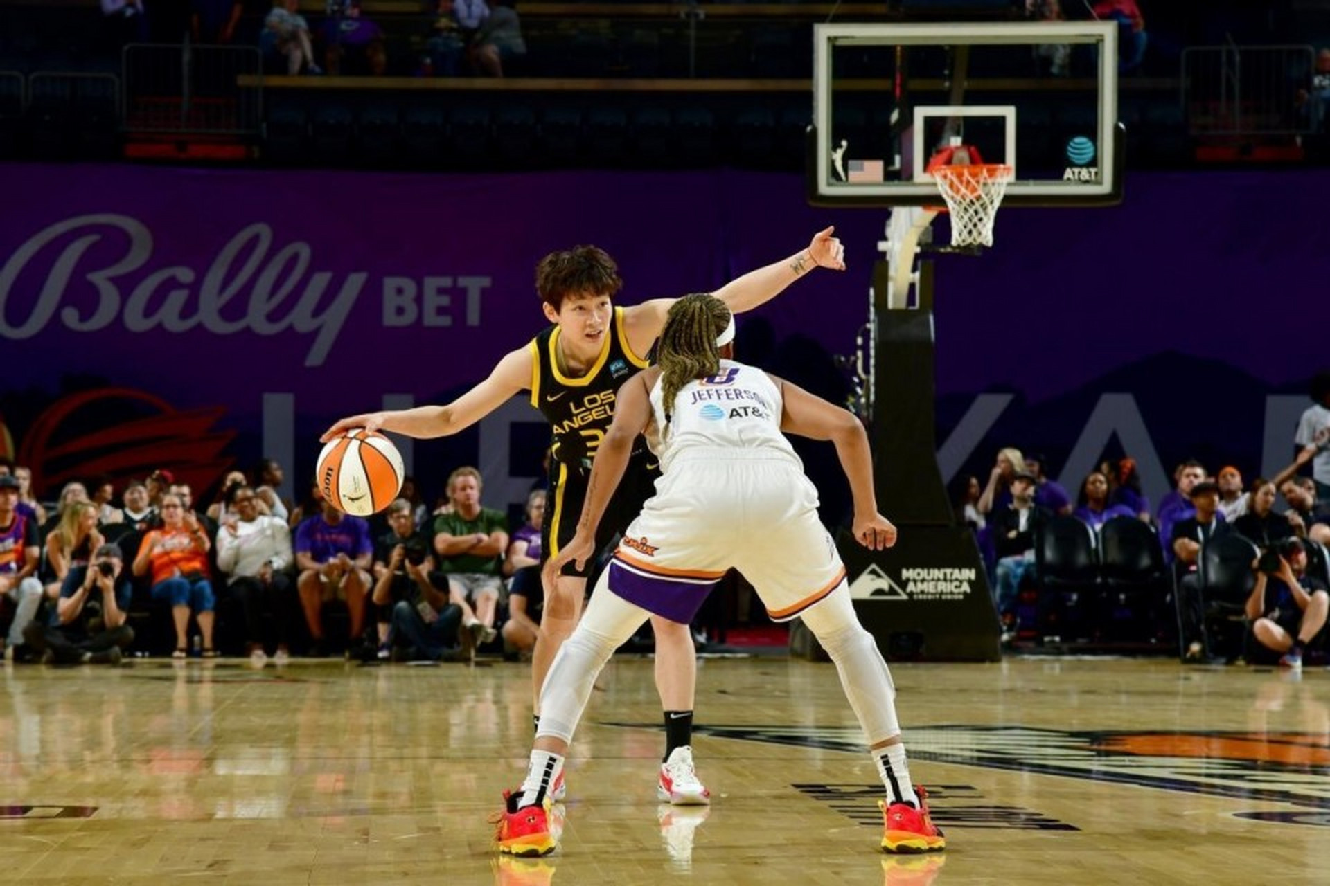 wnba季前赛洛杉矶火花90-71菲尼克斯水星队】  今天是中国女篮主力