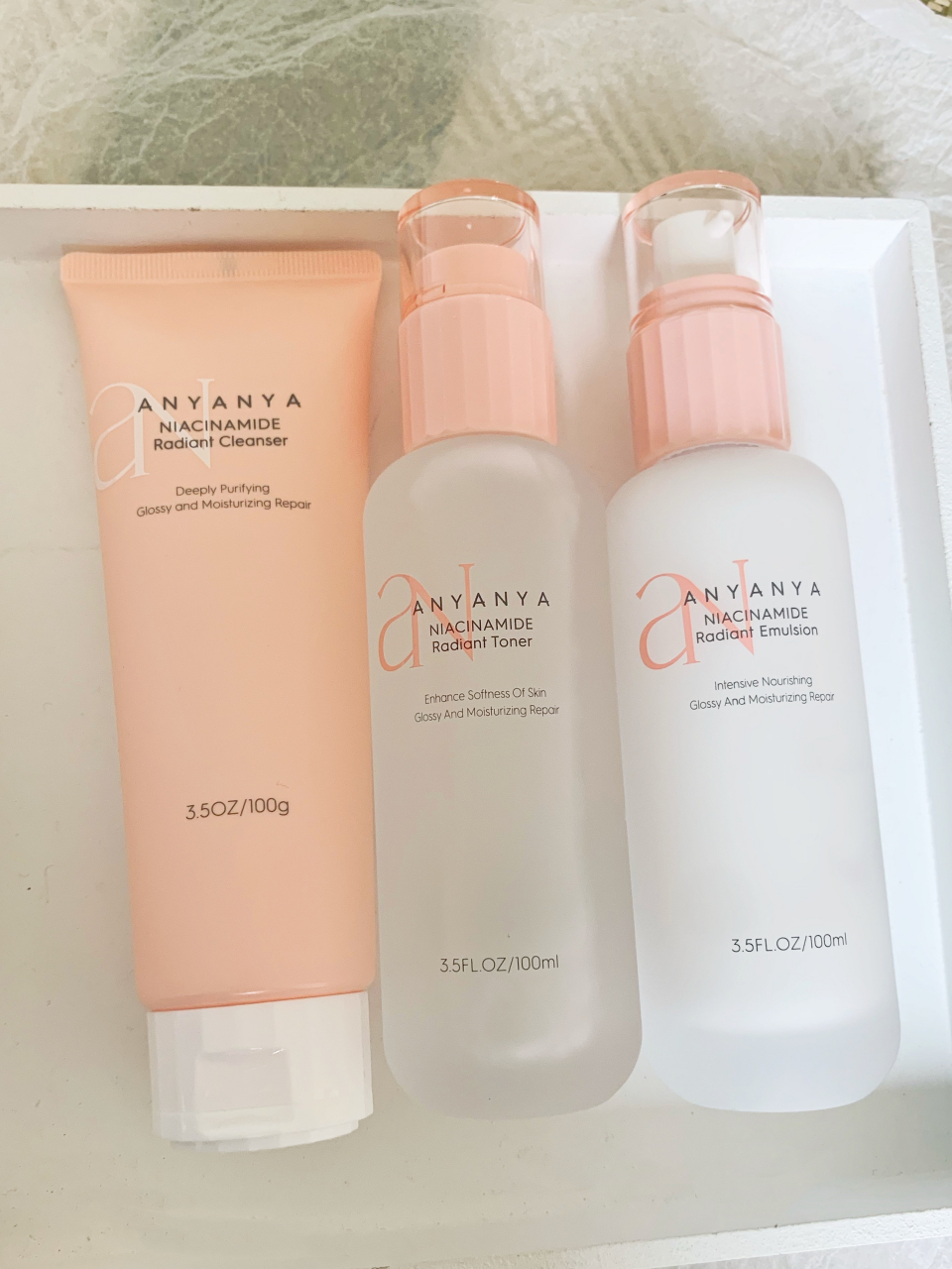 这一套绝～  高姿旗下的安妍雅水乳礼盒 买给妈妈得,太好用了   水是