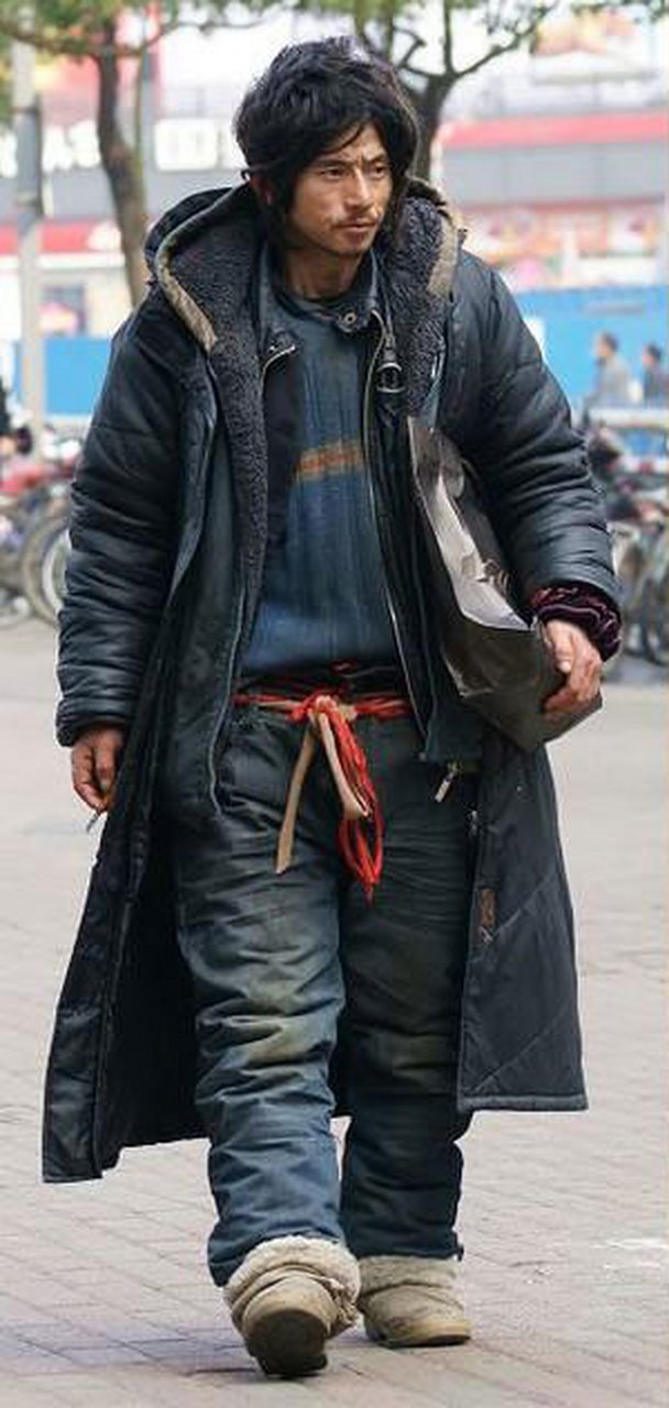 就是工作卖力的人脱发特别严重,而流落街头的乞丐却总是蓬头垢面,头发