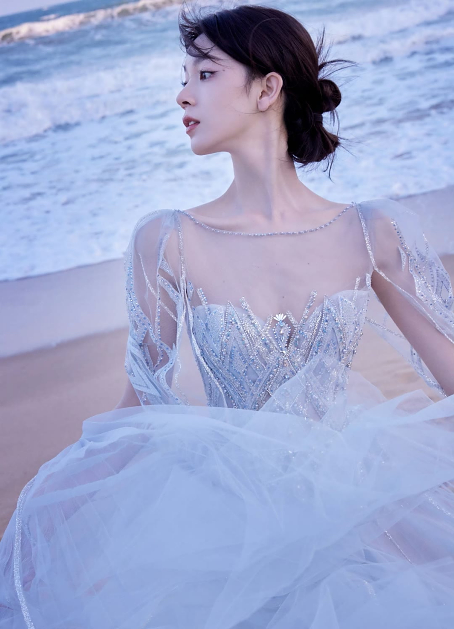 当初情满九道wan播出,陈瑶就是男女主工具人,网上骂陈瑶角色的评论