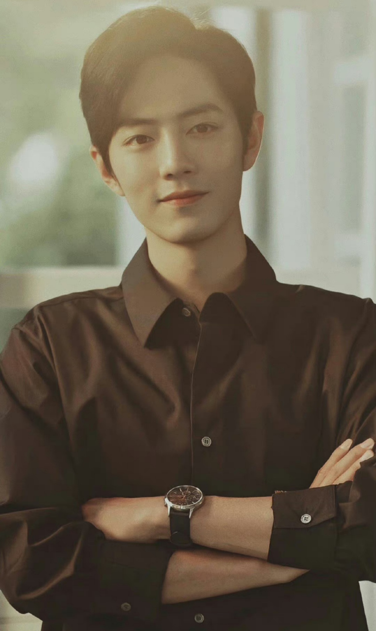 肖战# #肖战演一部民国剧吧# 民国贵公子,军阀大佬,迷人又可爱的反派