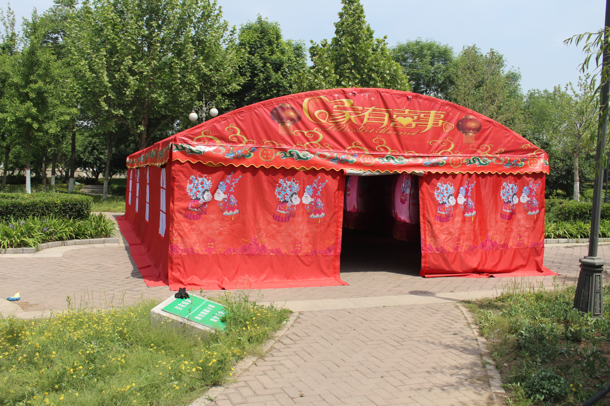 今天带大家看一下婚庆流动酒席帐篷都有什么款式