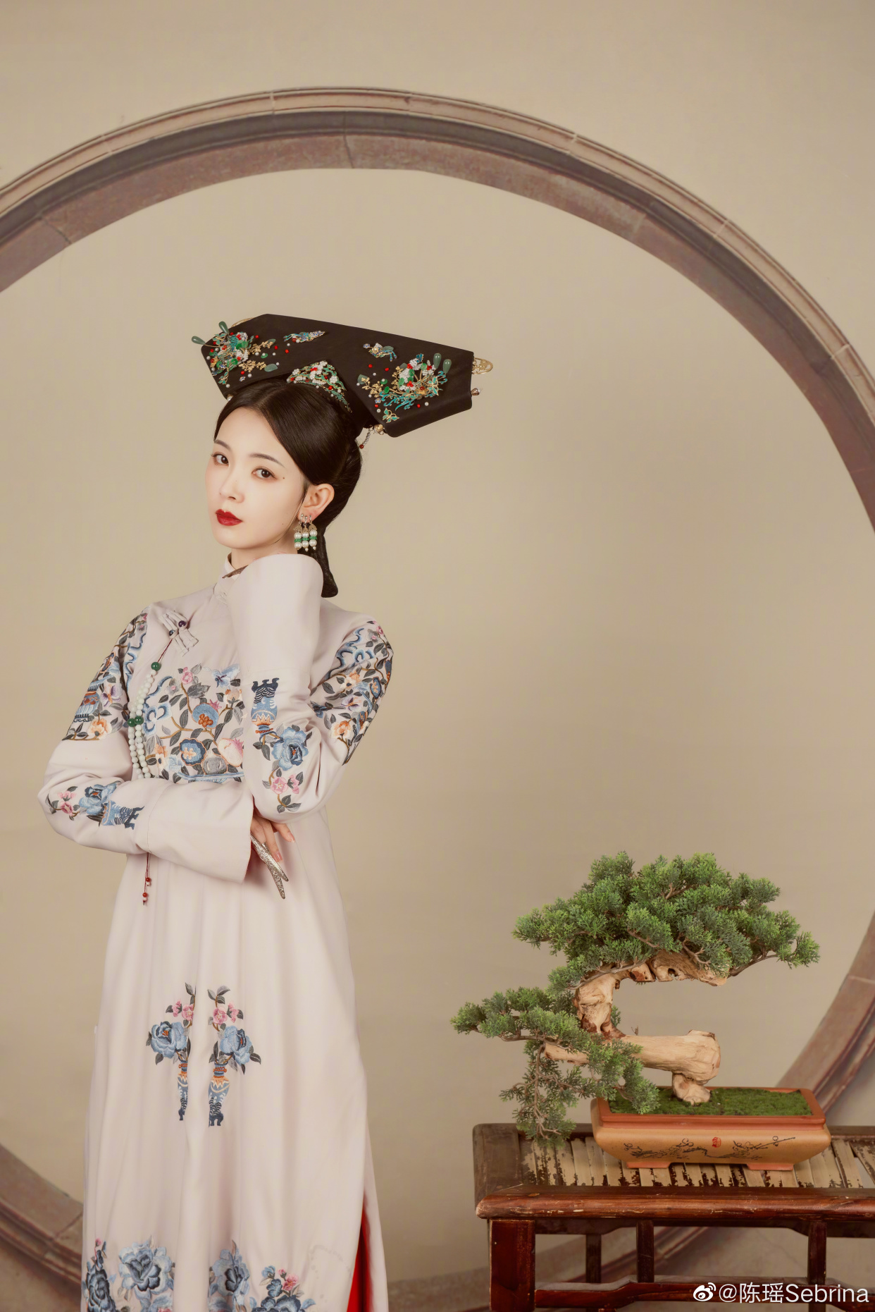 陈瑶古装写真,端庄秀丽,古典优雅