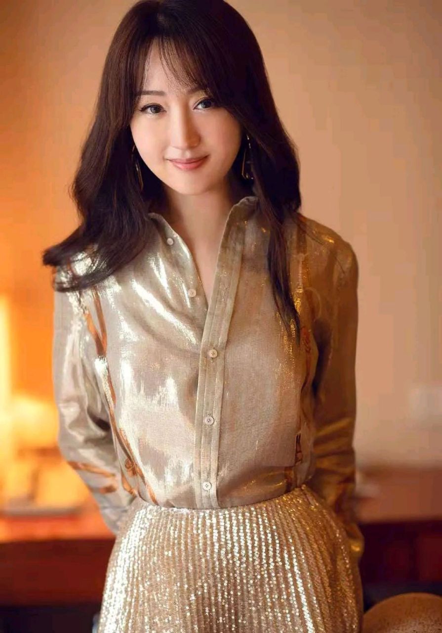 杨钰莹icon48岁穿搭也少女!