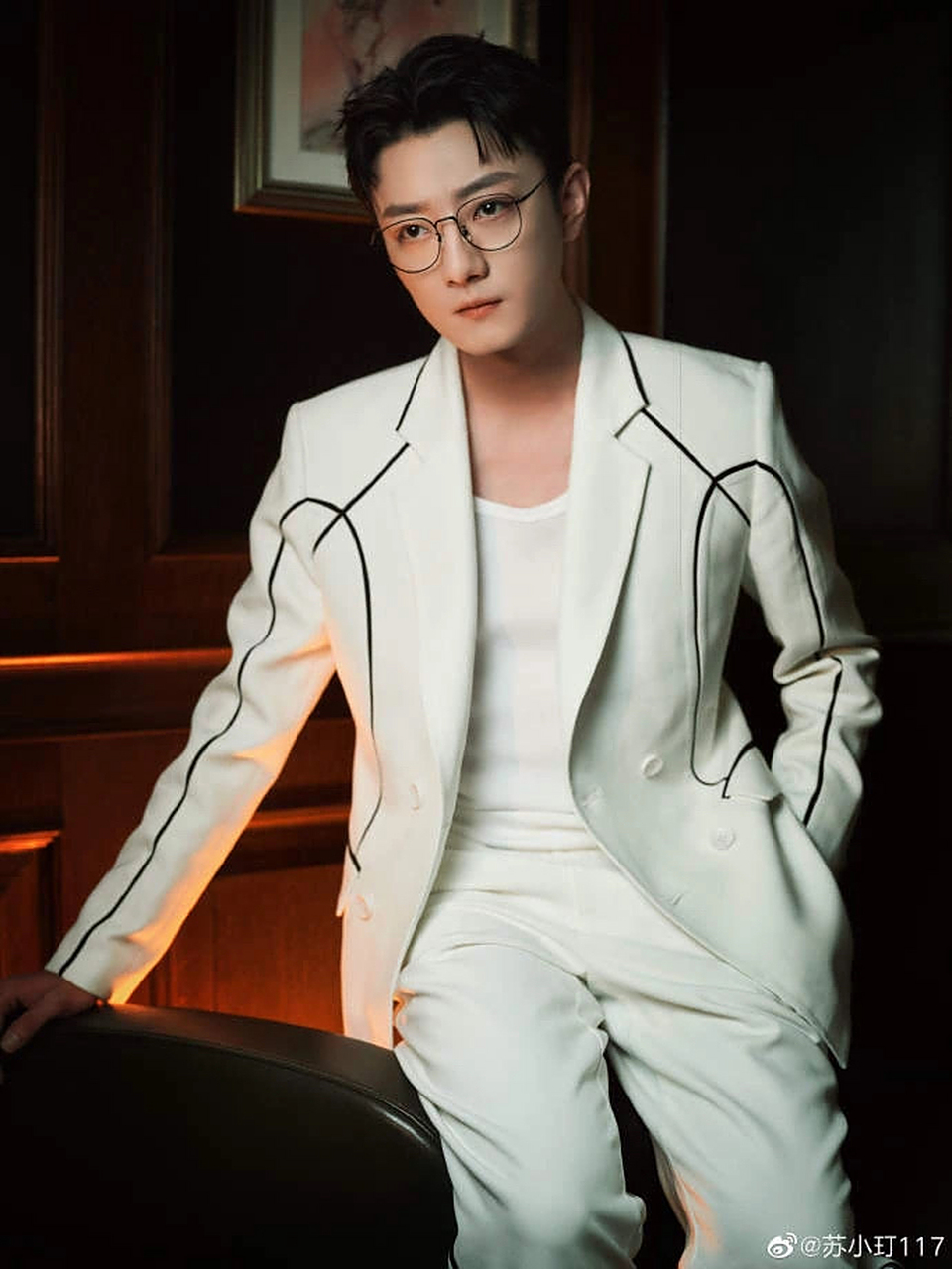 苏小玎# 家境蛮好的,父母都是京圈里的人,已经退休了.