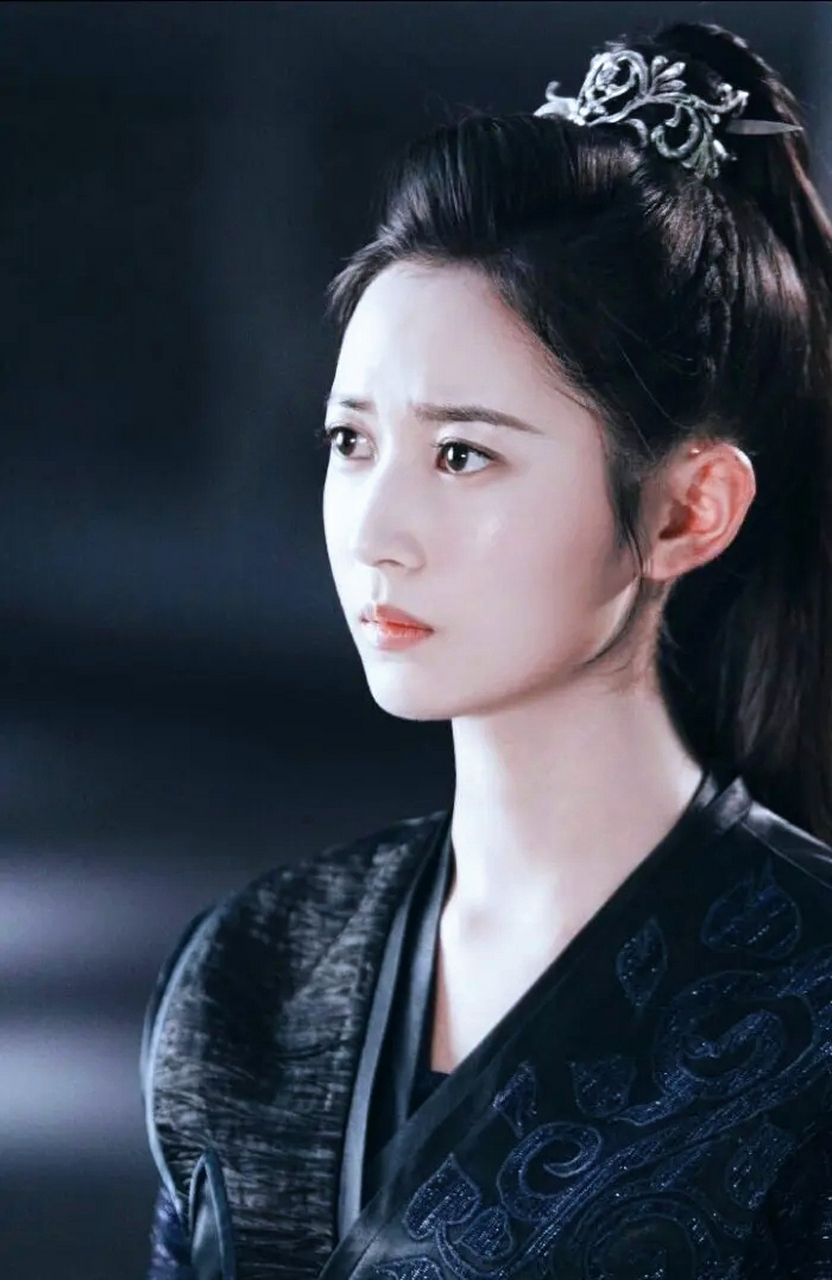 陈钰琪在电视剧《香蜜沉沉烬如霜》中饰演的魔界公主鎏英形象鲜明,她