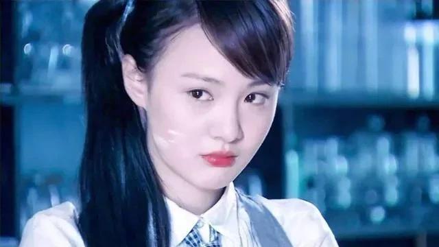 郑爽和杨紫同样是90后小花,性格差别怎么这么大呢?
