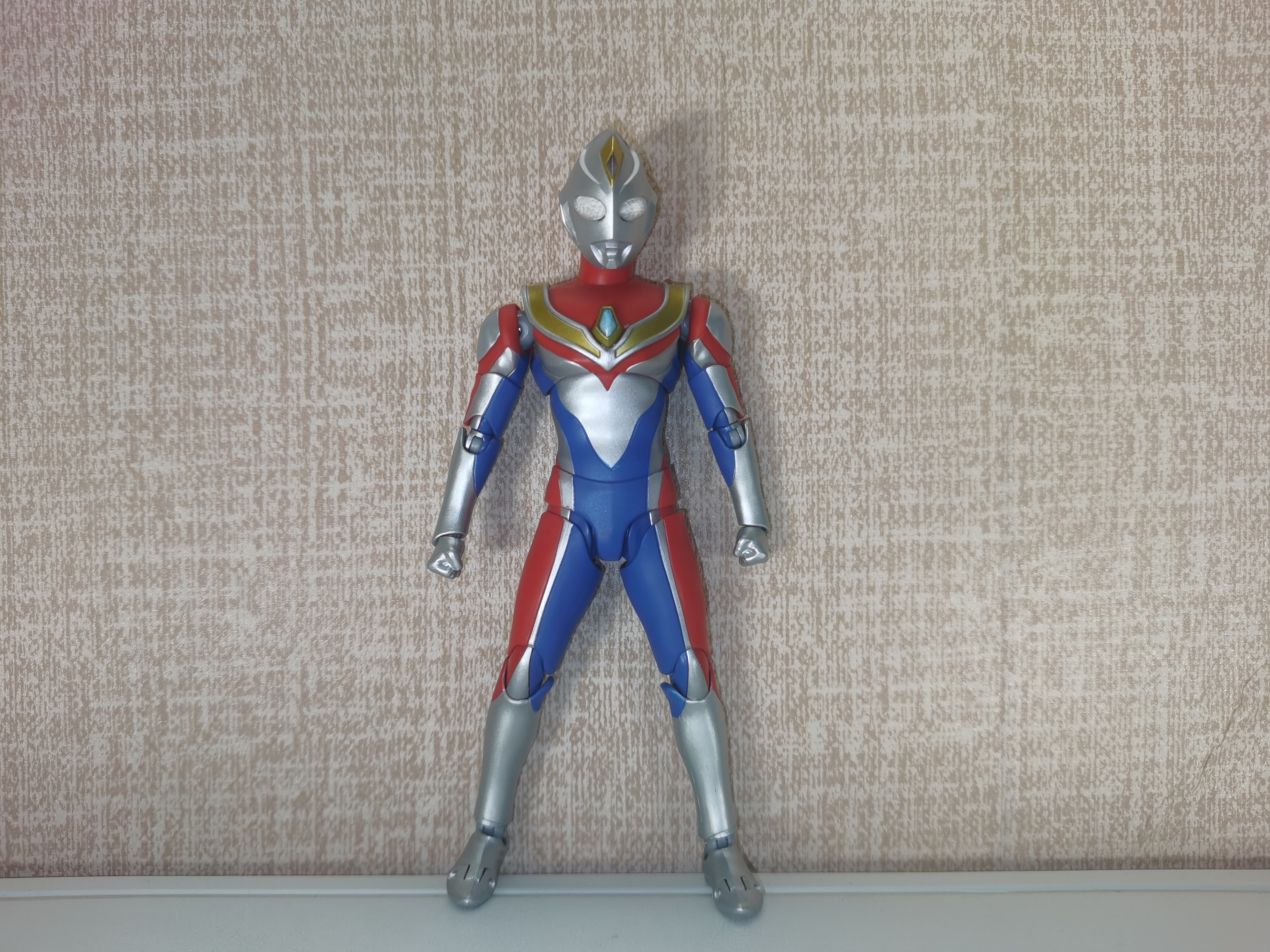 真骨雕戴拿奥特曼开箱,这裤裆咋还脏了?