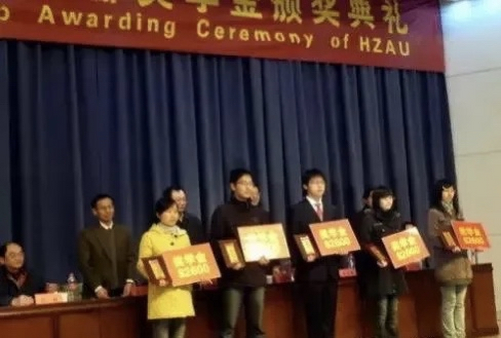 镜头回放一下,孟山都公司如何与中国农科院紧密合作的,让更多的中国