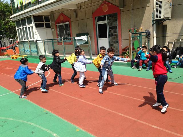 小学生玩的游戏有什么?(小学生玩的游戏有什么两个人的)