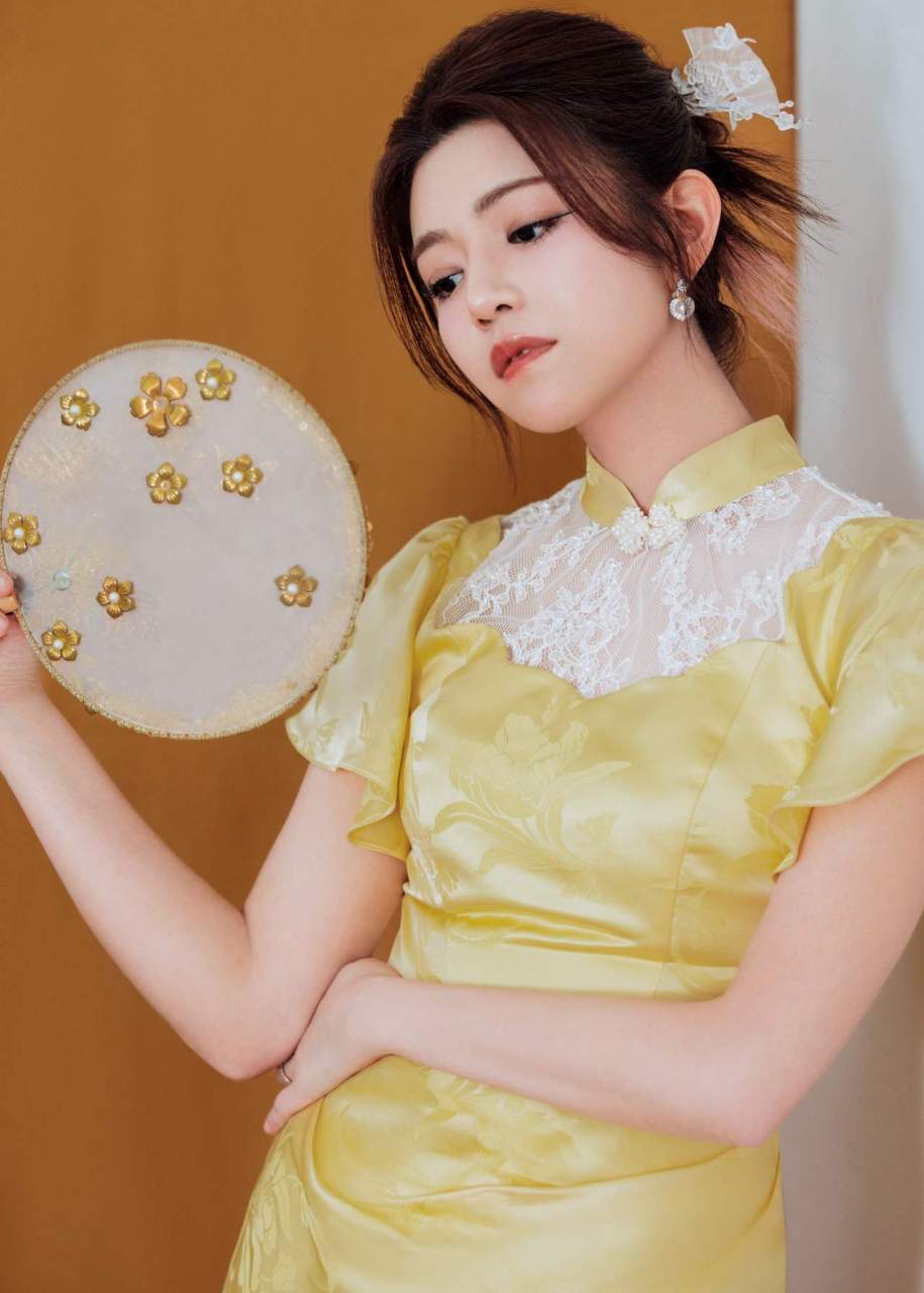 陈妍希黄色旗袍裙造型优雅美丽#娱乐大赏# #一眼沦陷# #明星穿搭