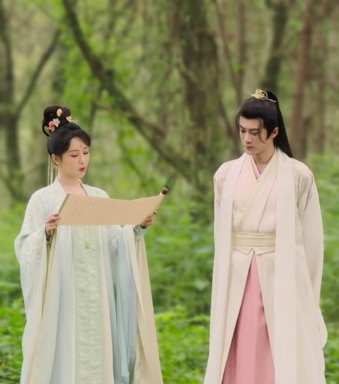 网友给杨紫檀健次起的cp名:健饼果紫[打call][打call]