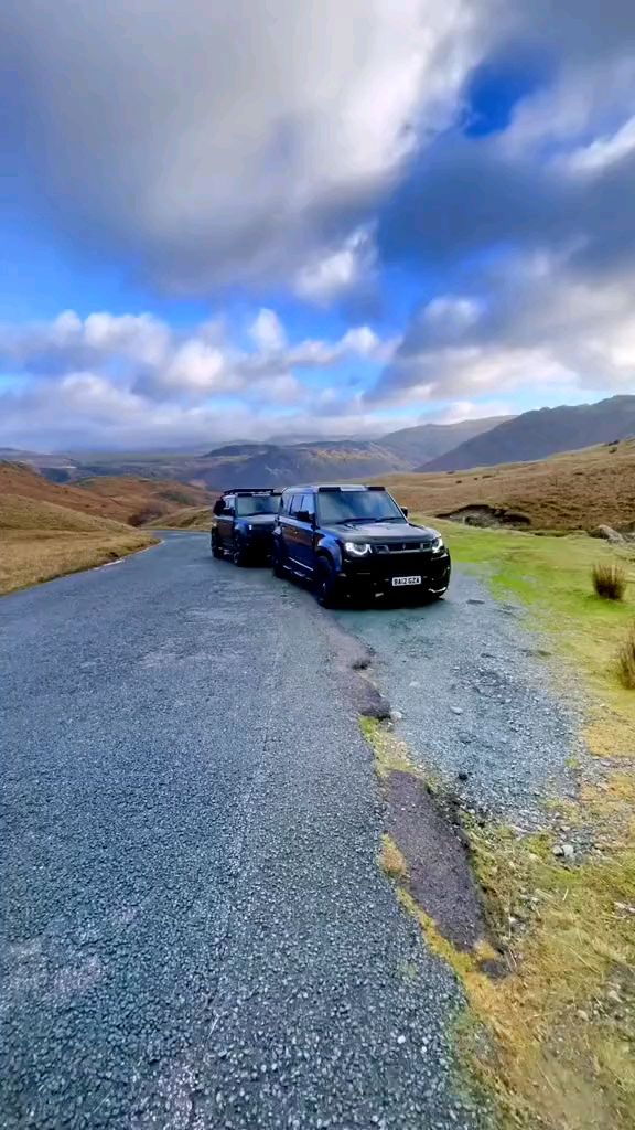 豪车陪美景,一个字绝