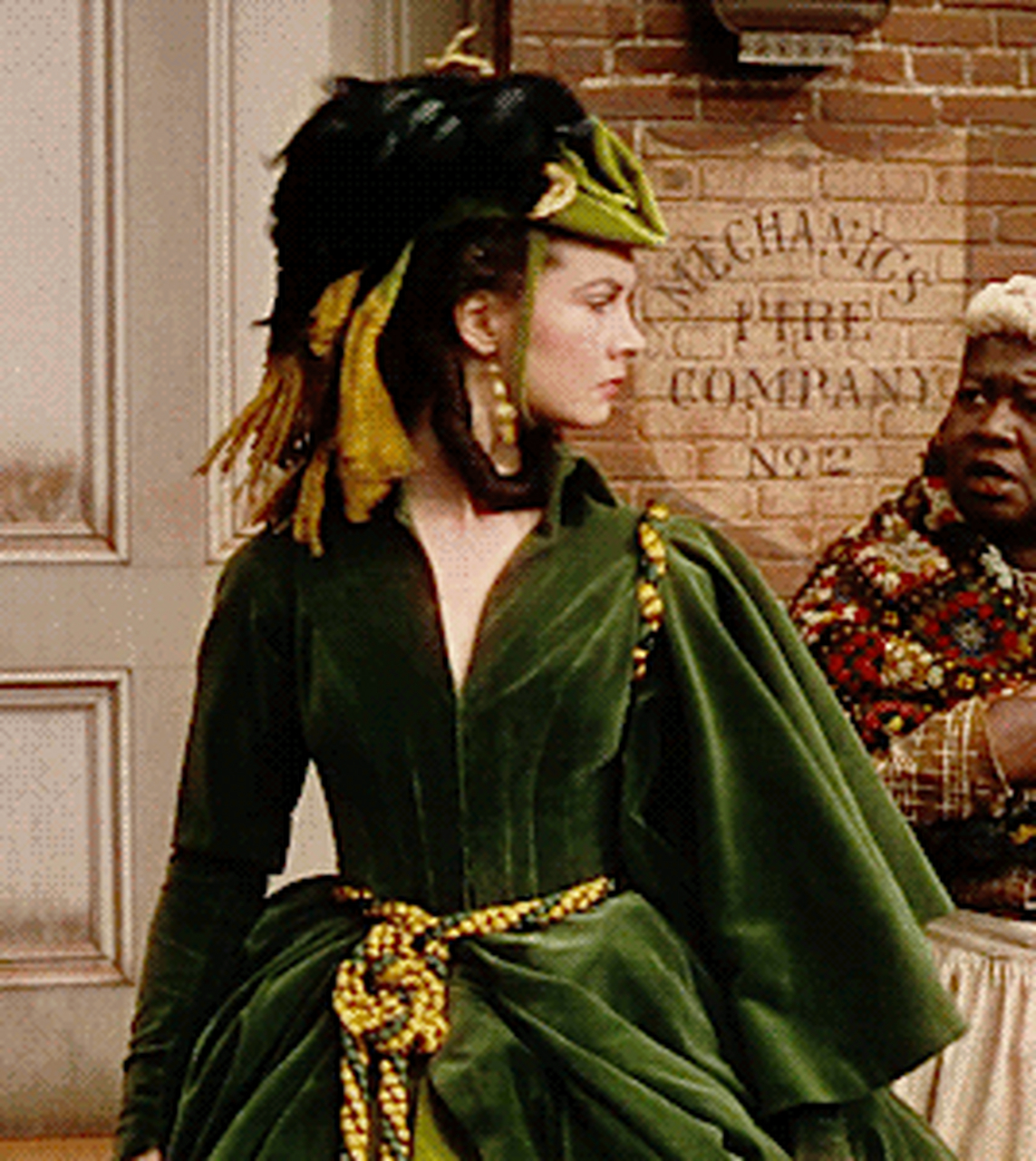 《乱世佳人》里斯嘉丽的窗帘裙 vs《魔法奇缘》里吉赛尔公主的窗帘裙