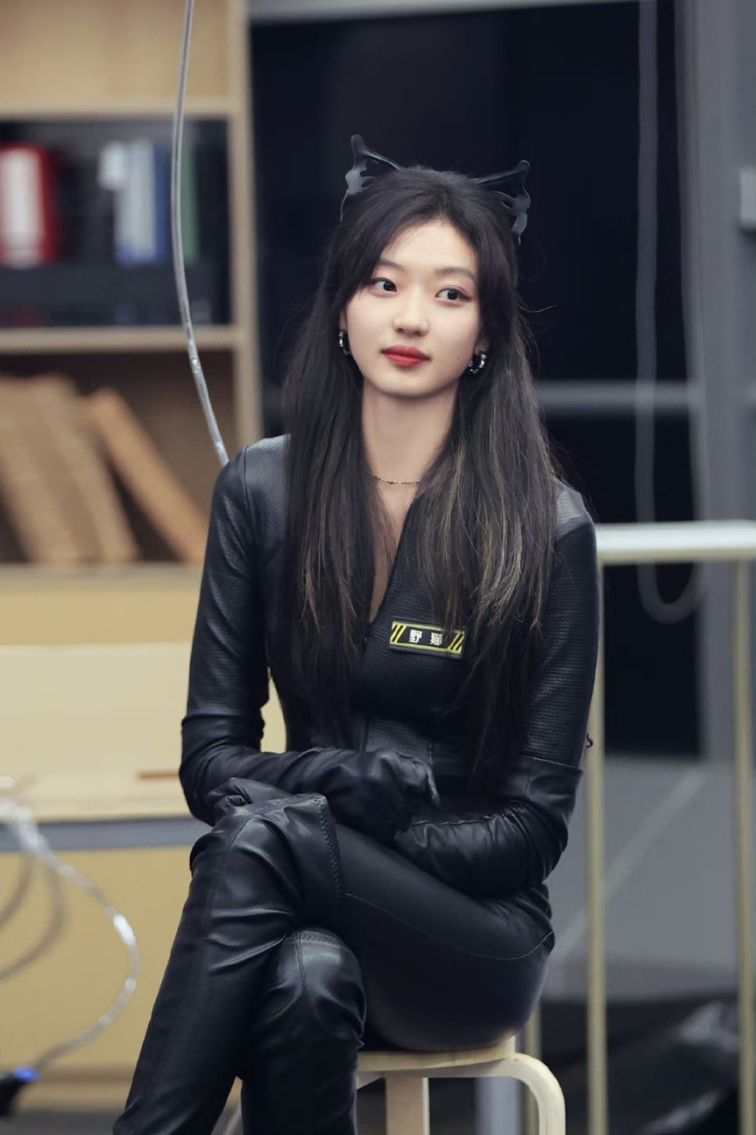 原来孙千的身材这么好[得意]