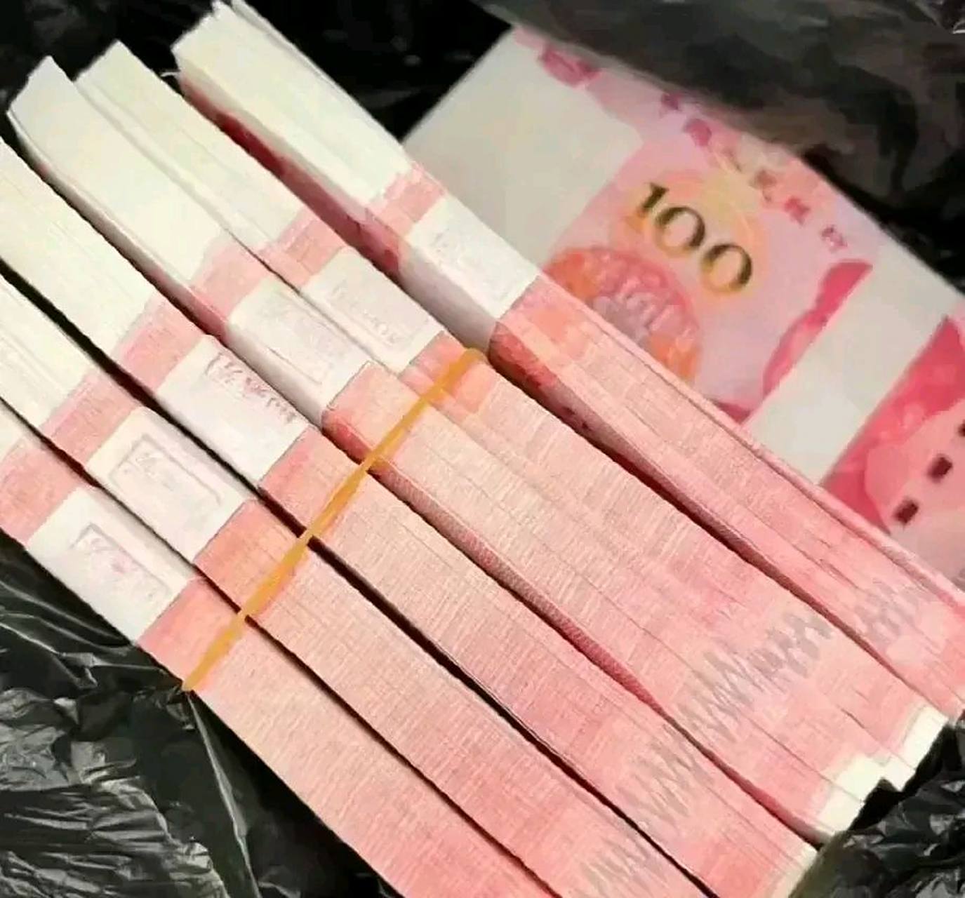 去年冬天的时候有个朋友找我借钱,当时说想借五万块钱救急.