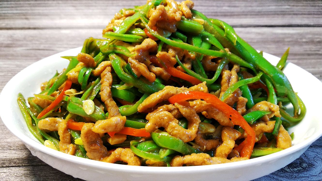 扁豆炒肉丝的家常做法,肉丝滑嫩,扁豆清脆,一大盘上桌就吃光