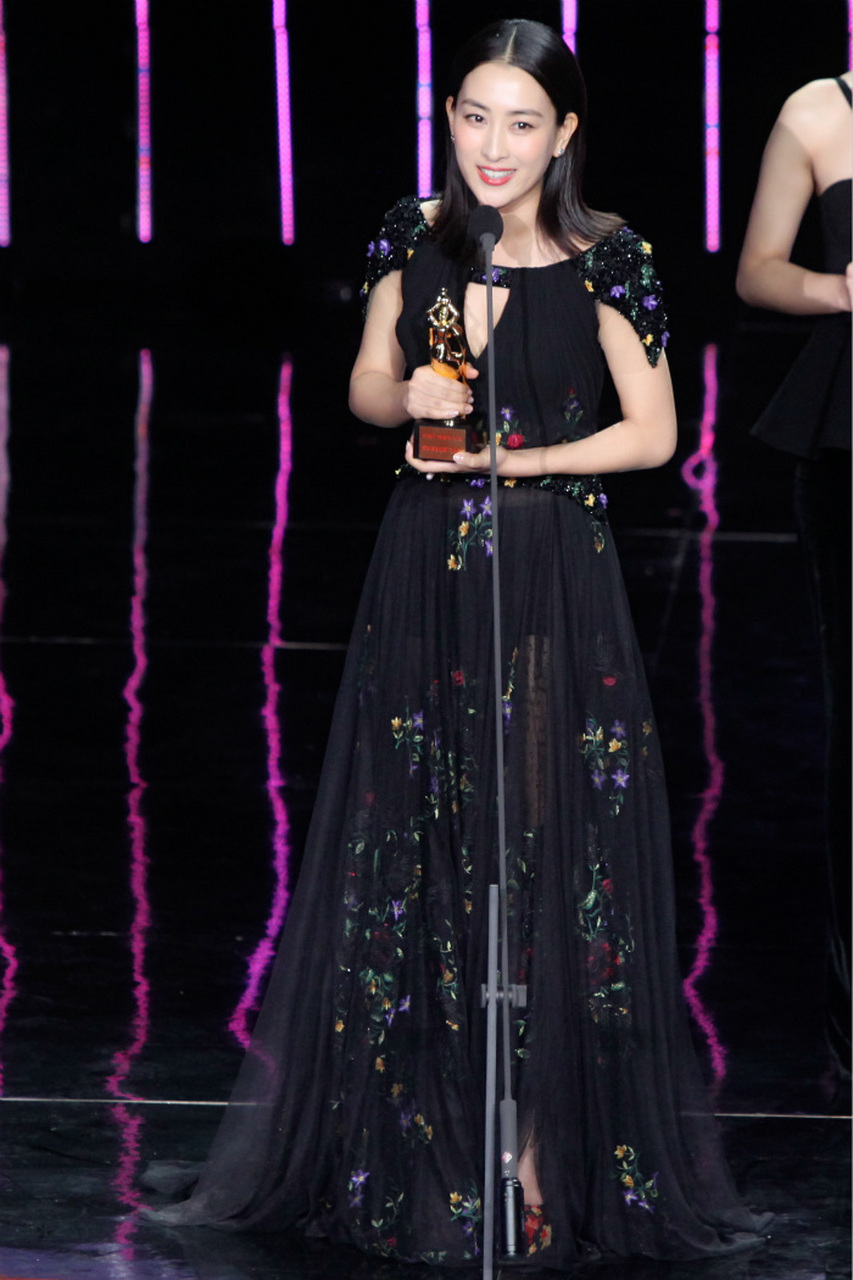 这位知名网络主播和前香港艺人,因其与女演员马苏的复合引起了广泛