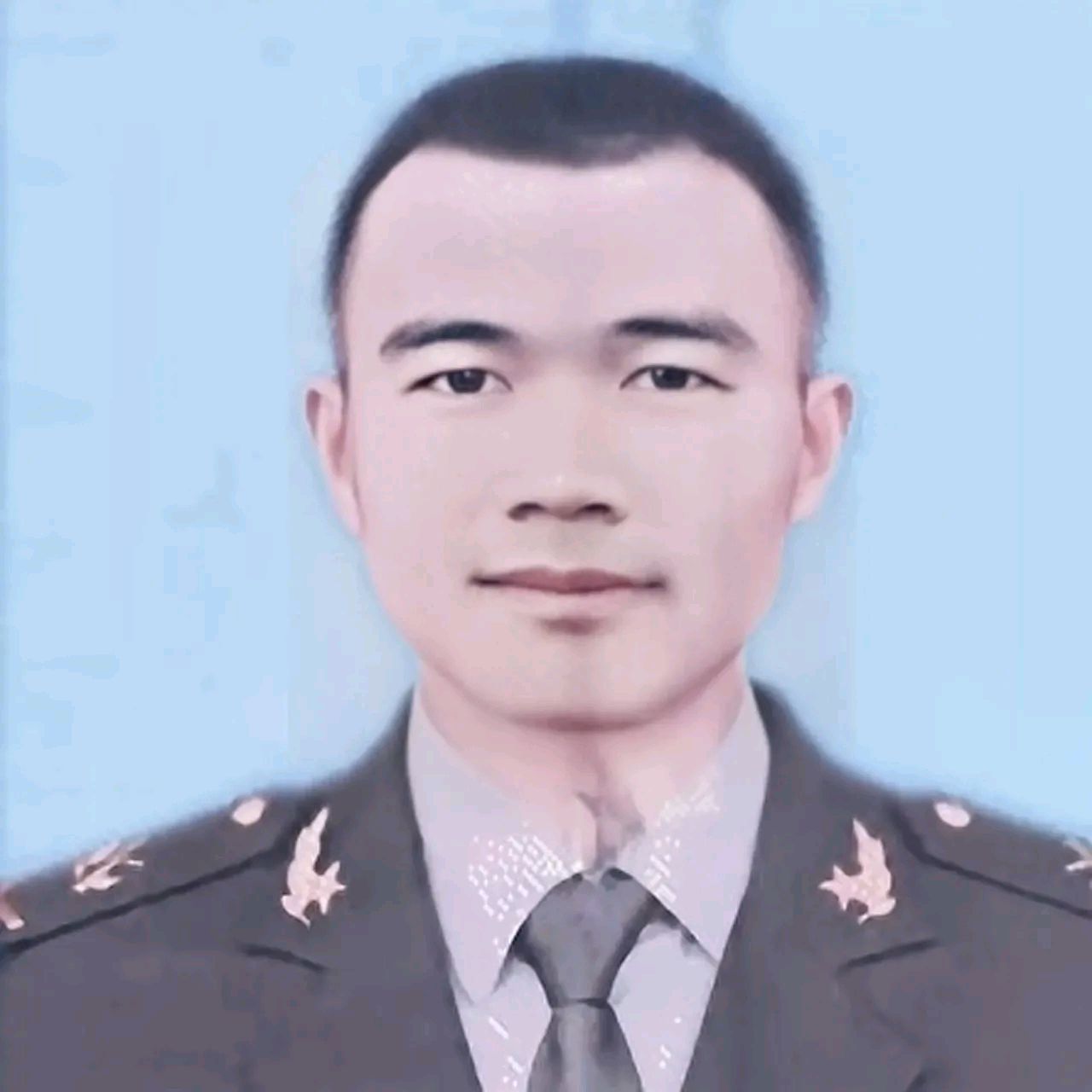 特戰隊員一溫濤 天狼突擊隊員溫濤,中共黨員,四級軍士長軍銜,榮立二等