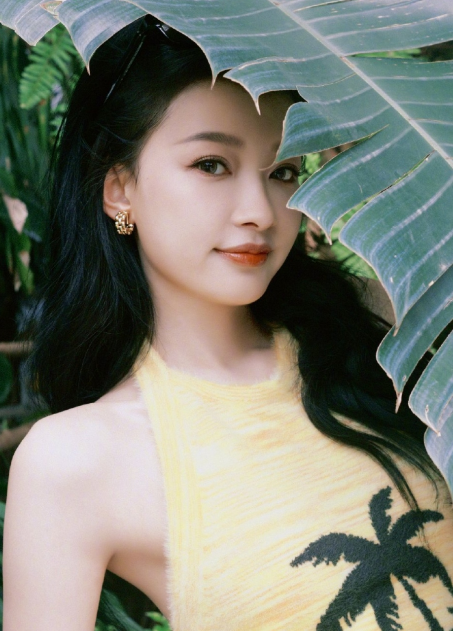 她离婚以后一直坚持潇洒生活不受束缚,工作室澄清是单身,以后孙怡可以