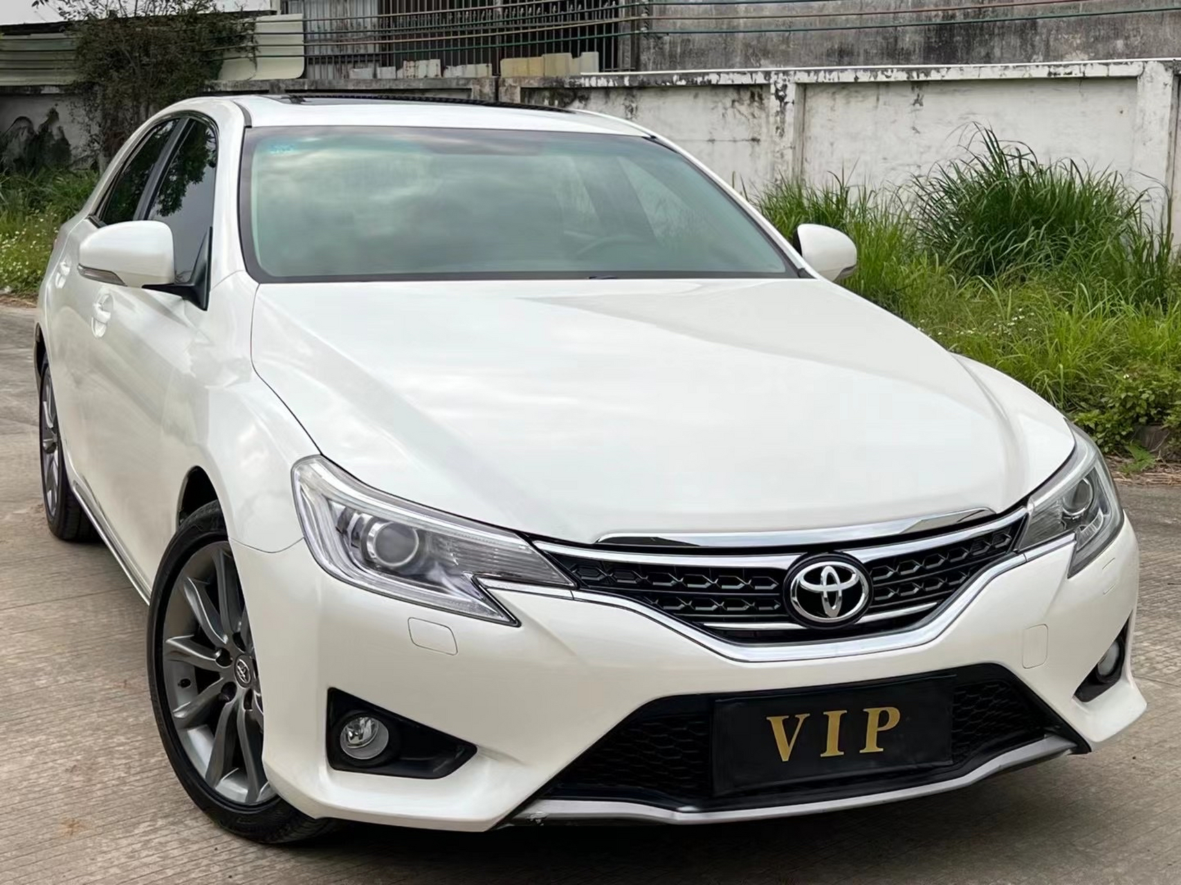 新到2017年丰田锐志尚锐版2.5v6后驱.纯一手车未过户.