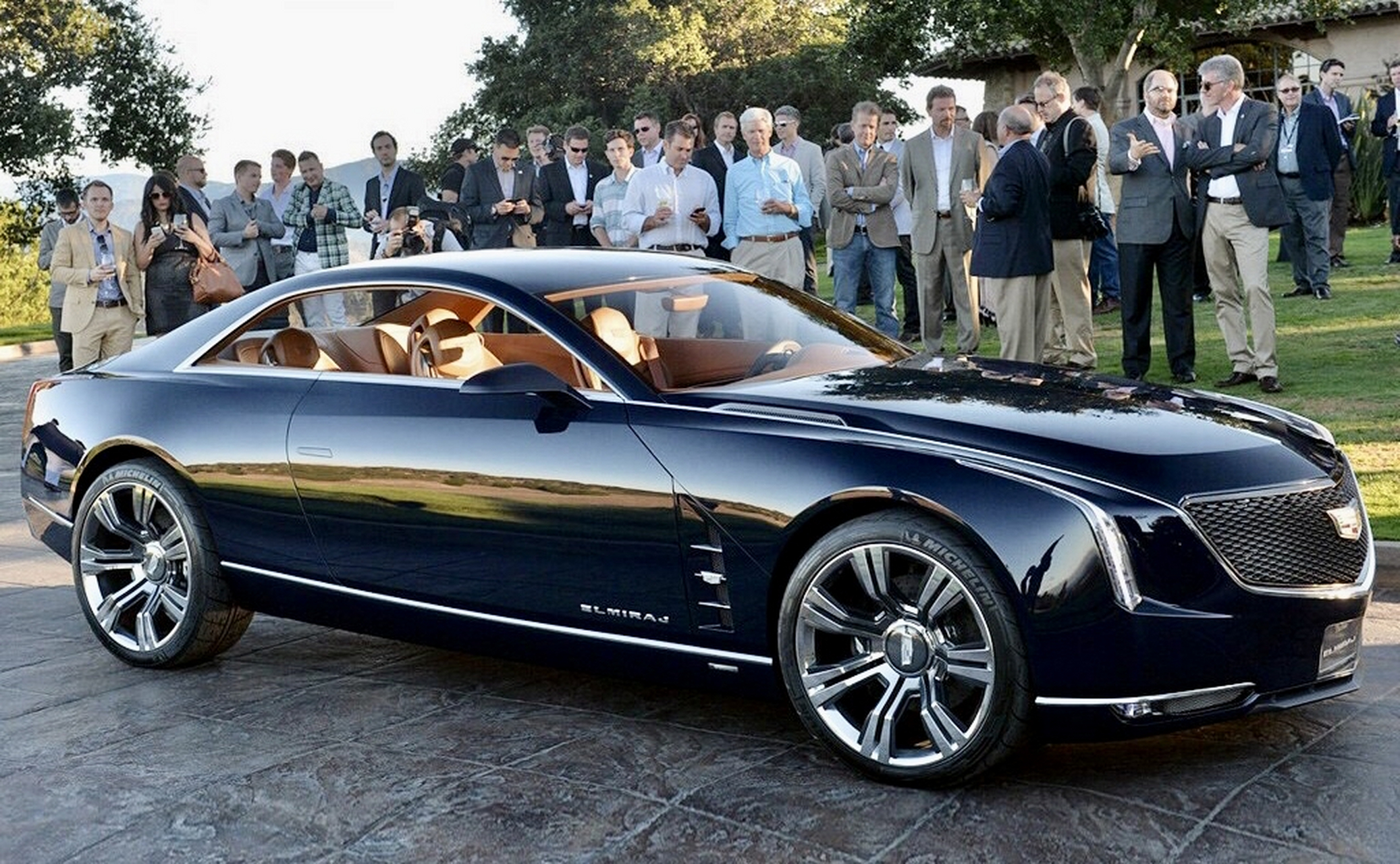 这是一款名叫elmiraj的凯迪拉克轿跑,这颜值比现在的bba好太多了吧?