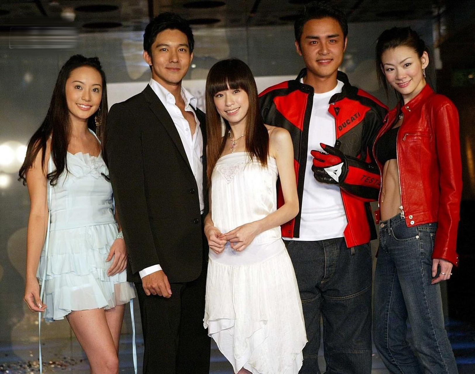 2004年的《天国的嫁衣》中明道左手边的女演员身材太赞了吧!